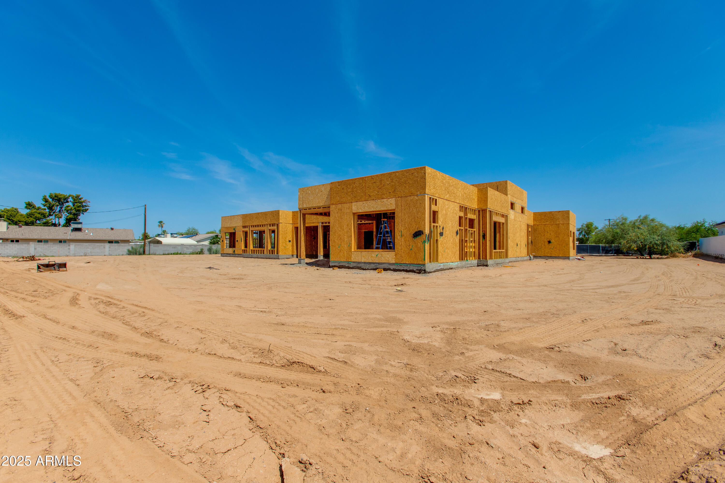 6521 E Paradise Drive