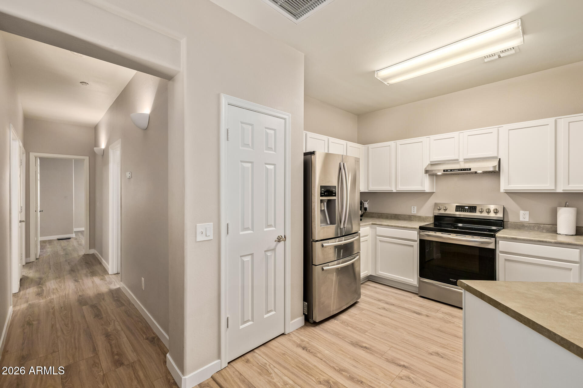 805 S SYCAMORE -- 202