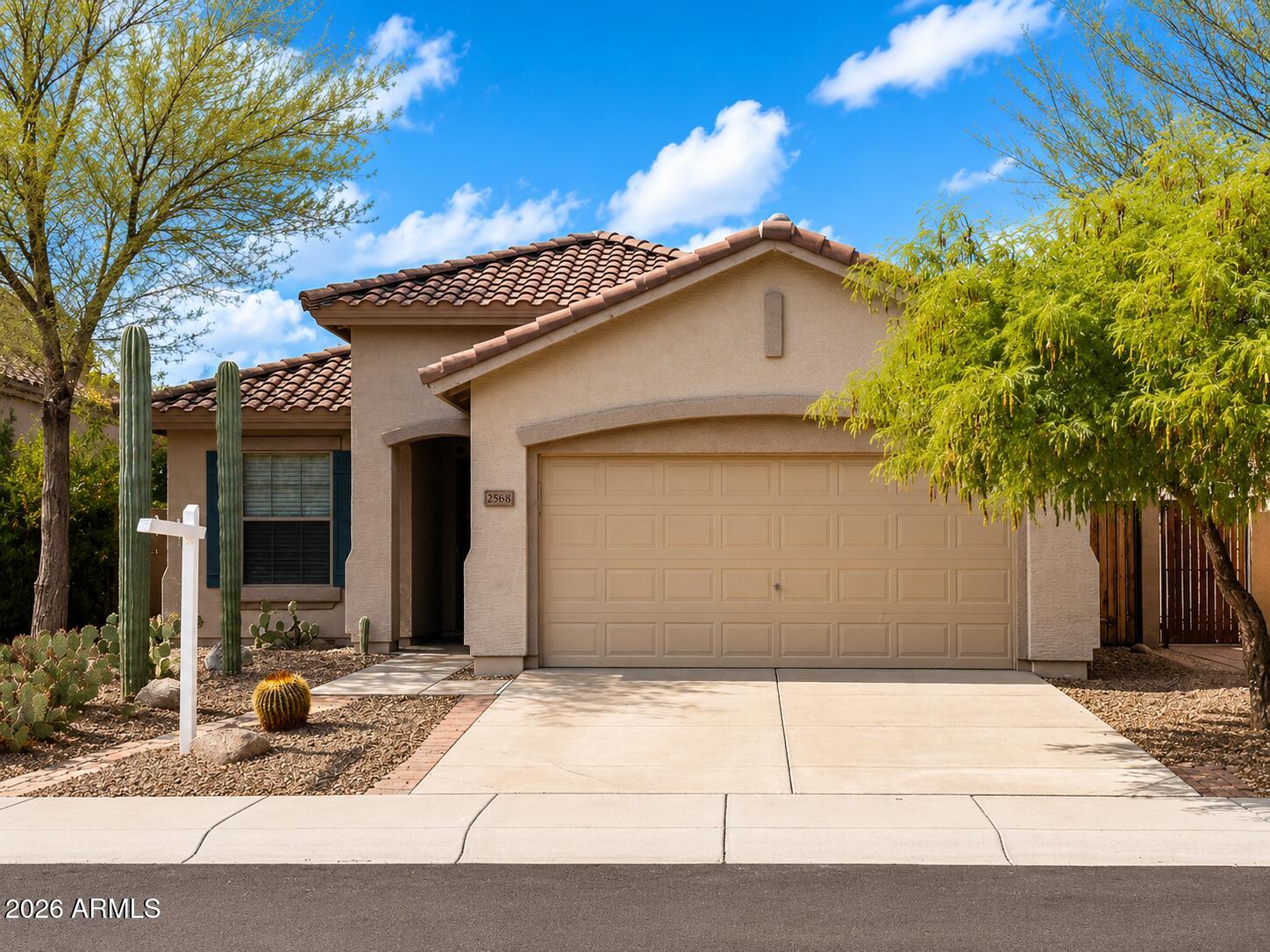2568 W BISBEE Way