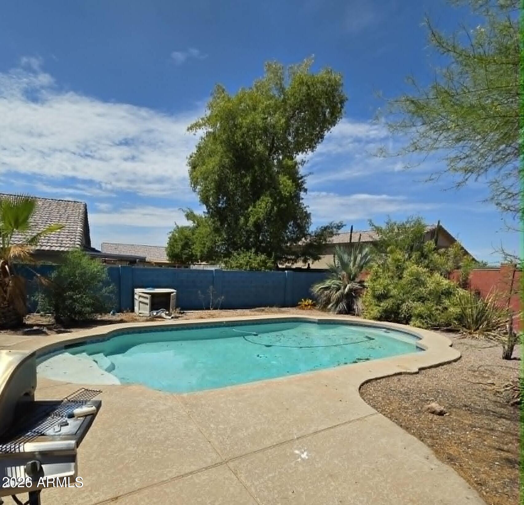 550 N OVERLAND --