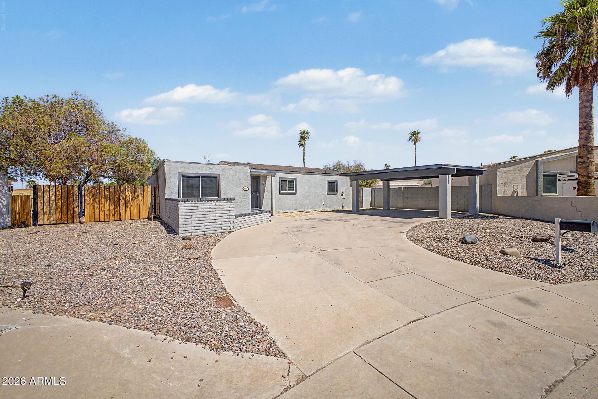 10526 W DEVONSHIRE Avenue