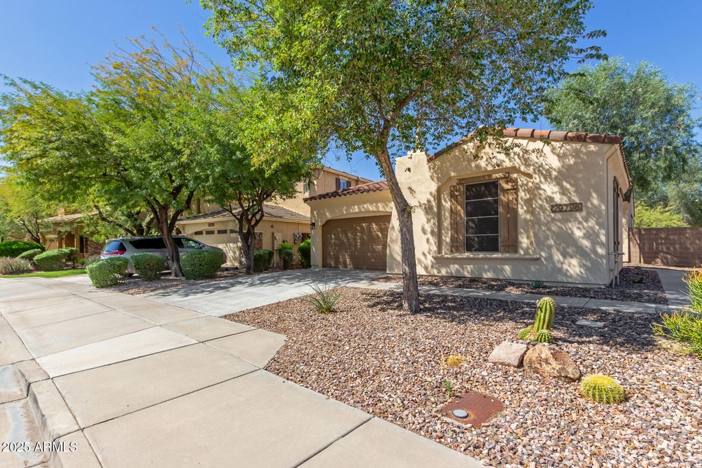 Photo of 29798 N 121st Drive, Peoria, AZ 85383 (MLS # 6927791)