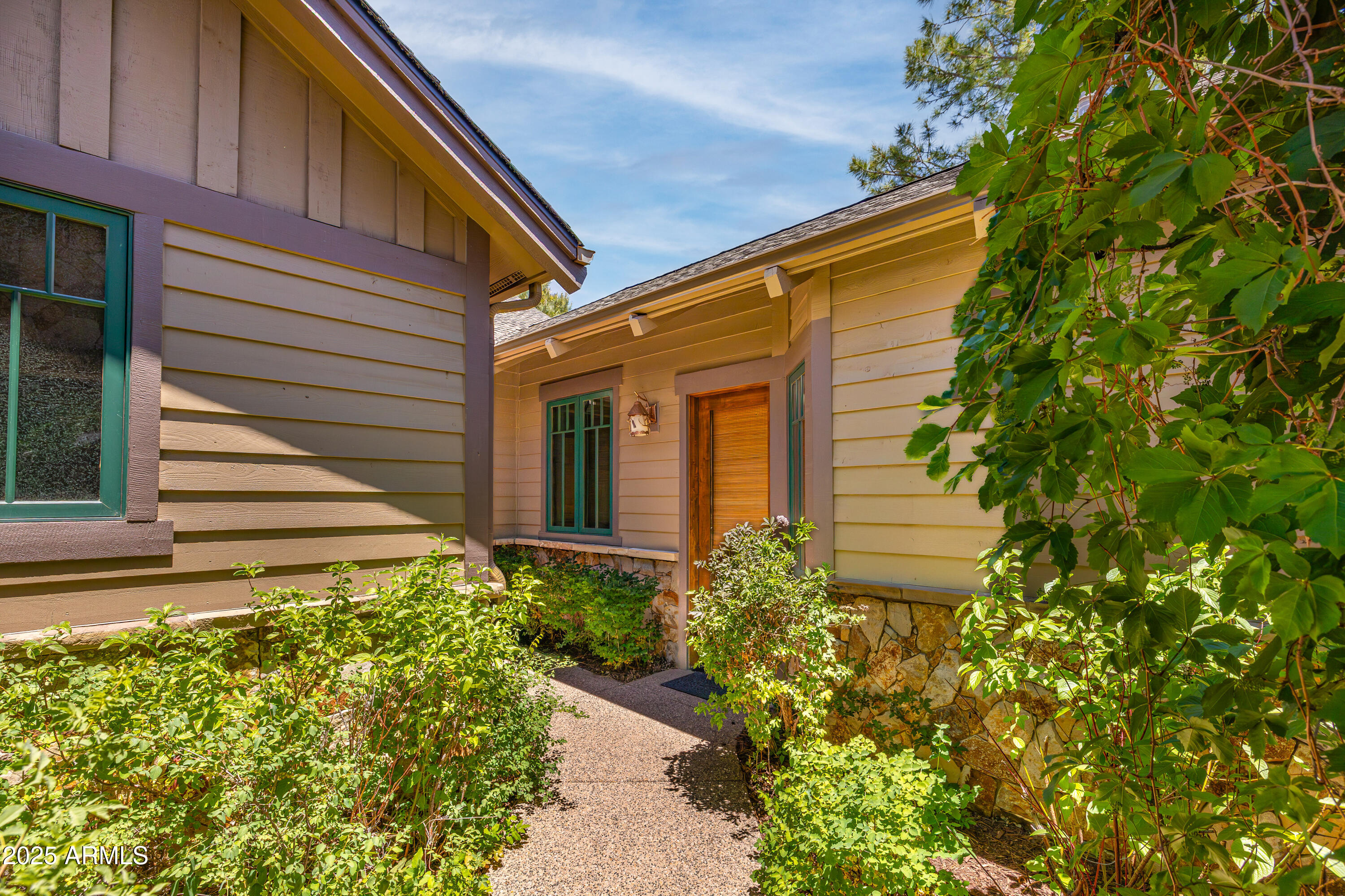 1483 E Castle Hills Drive 12
