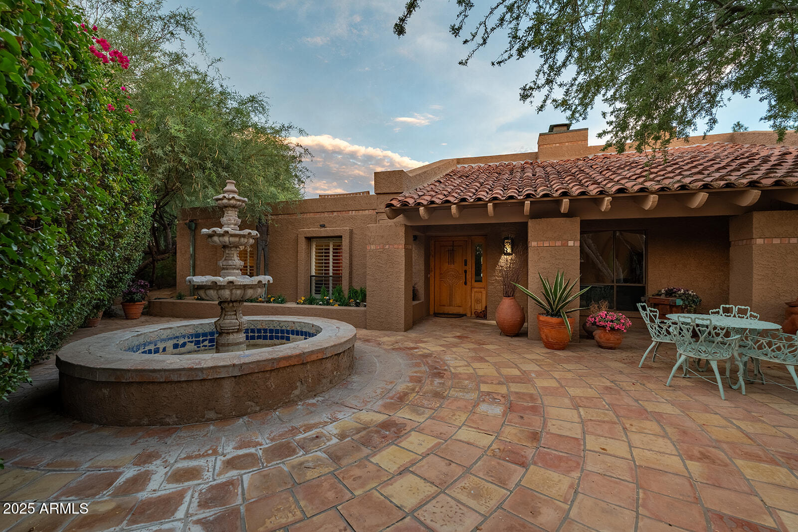 7507 N VIA DE LOS LIBROS --