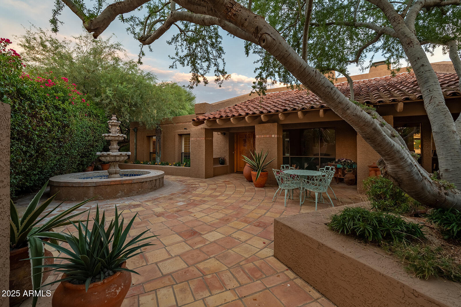 7507 N VIA DE LOS LIBROS --