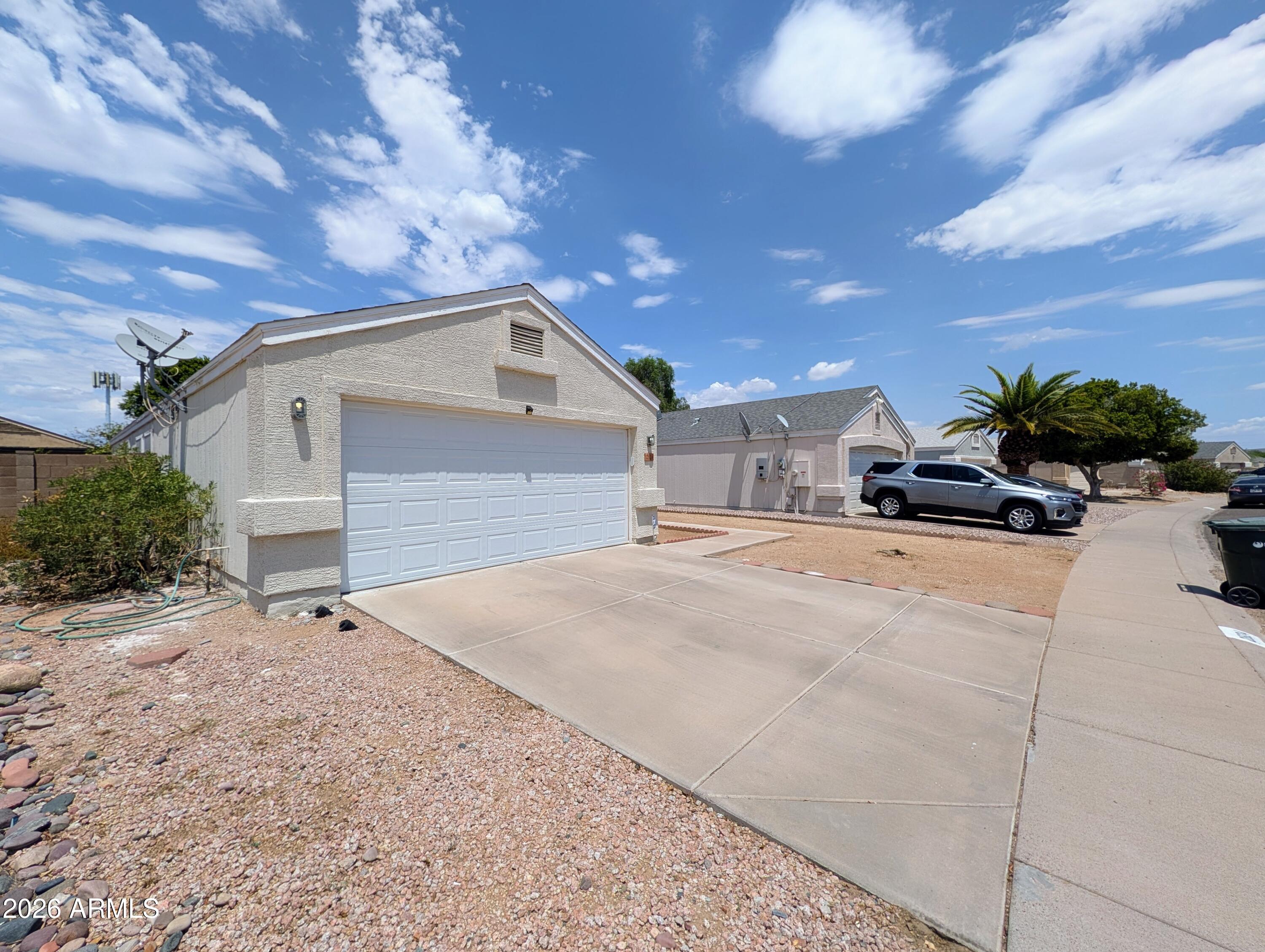 2824 W ANGELA Drive