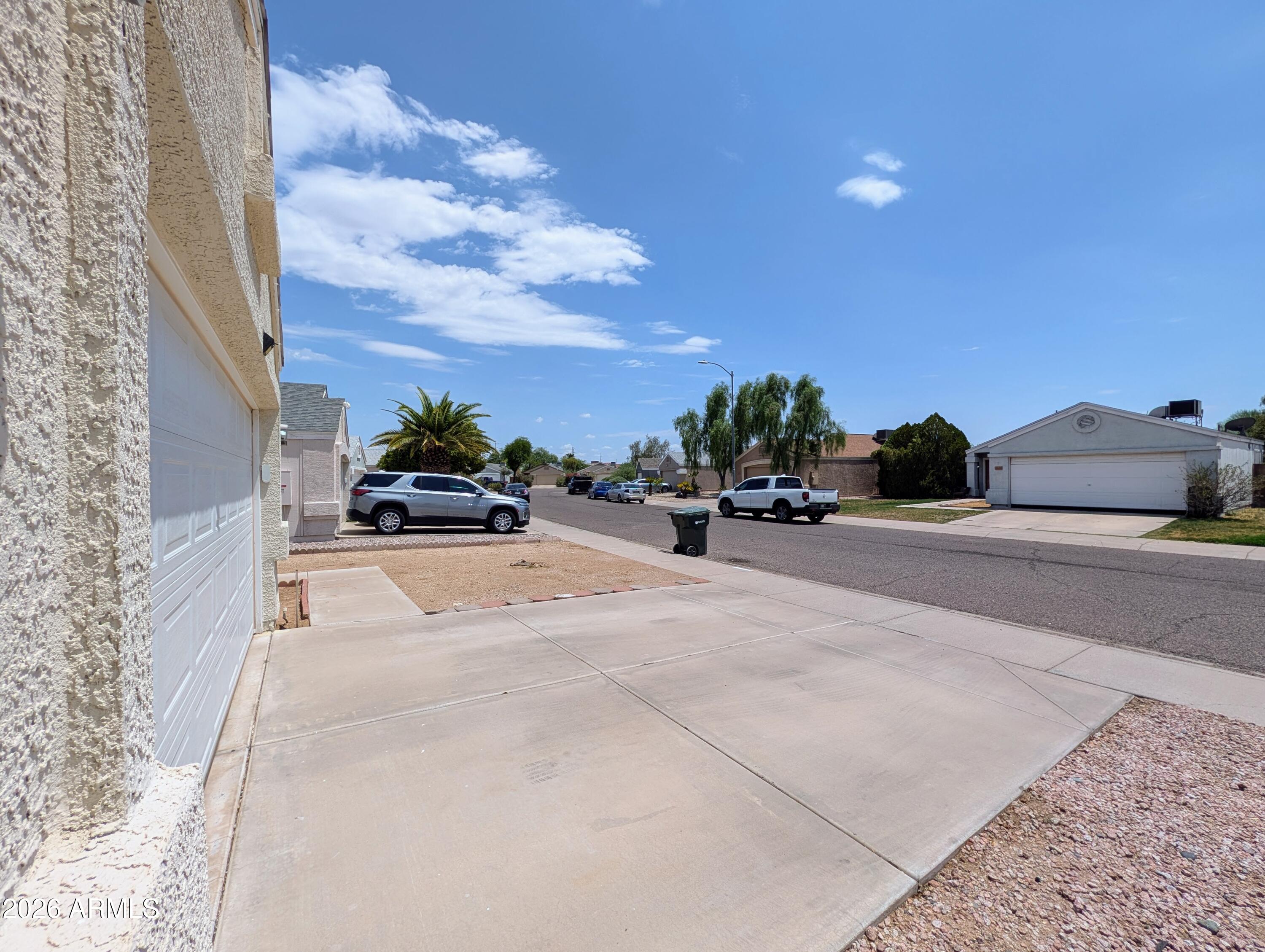 2824 W ANGELA Drive