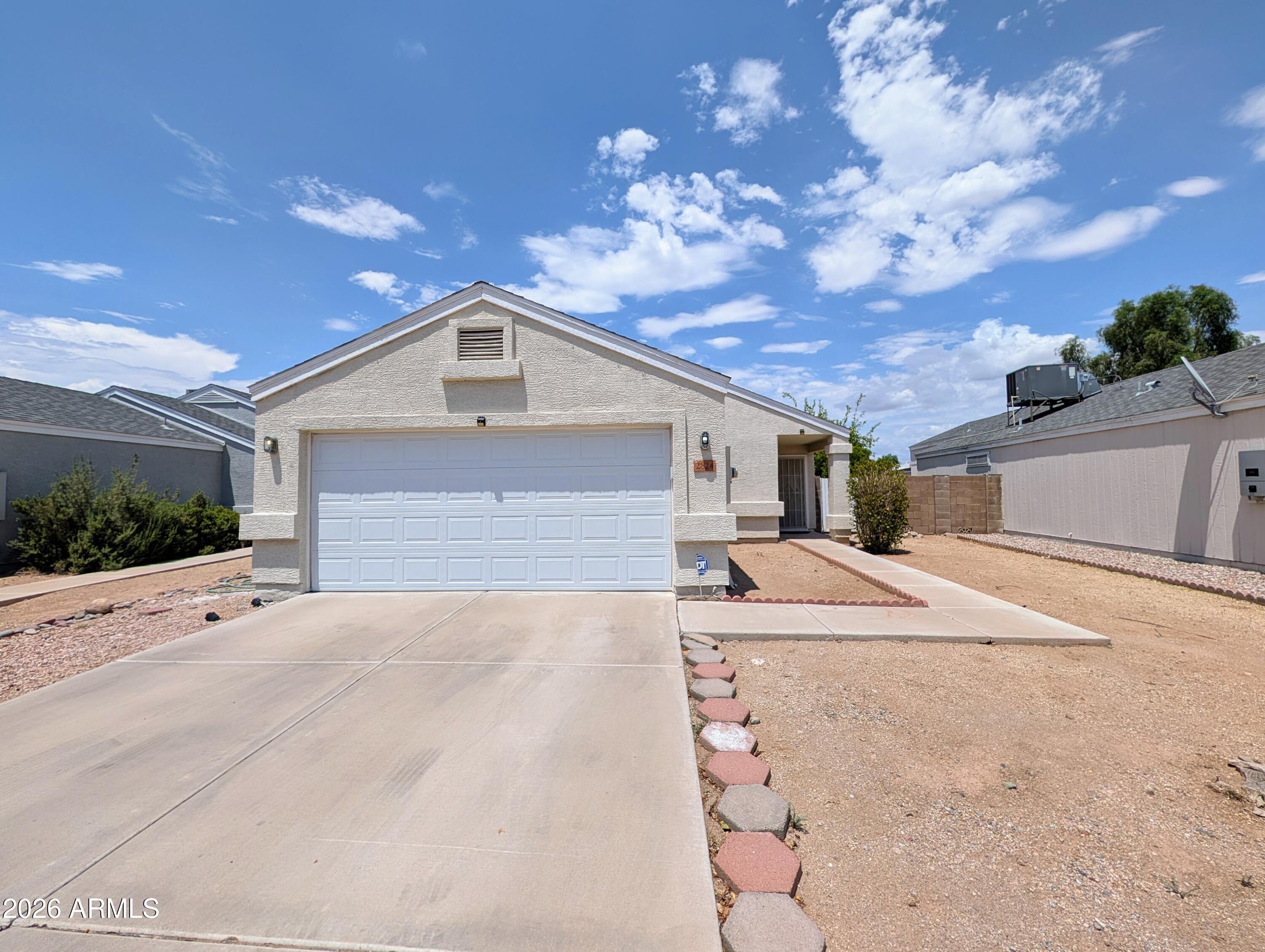 2824 W ANGELA Drive