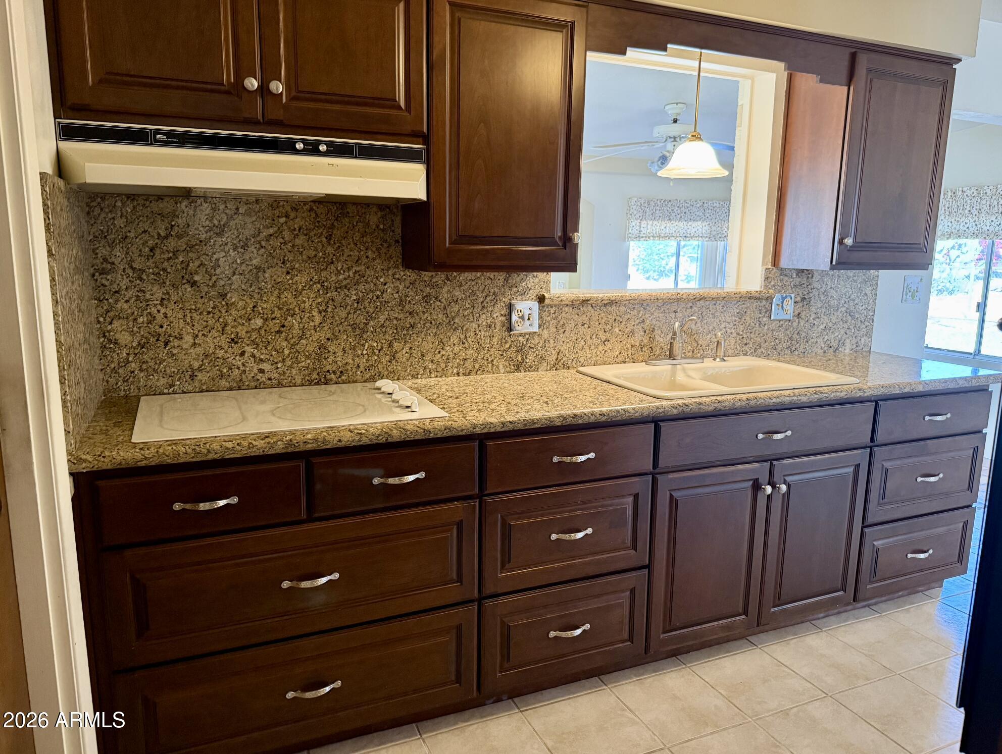 5822 E DUNCAN Street