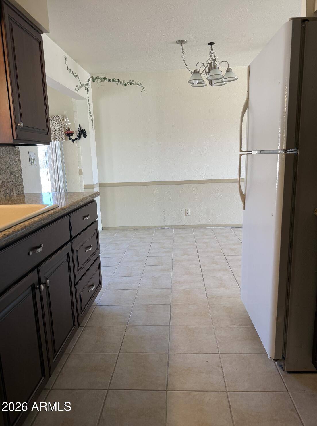 5822 E DUNCAN Street