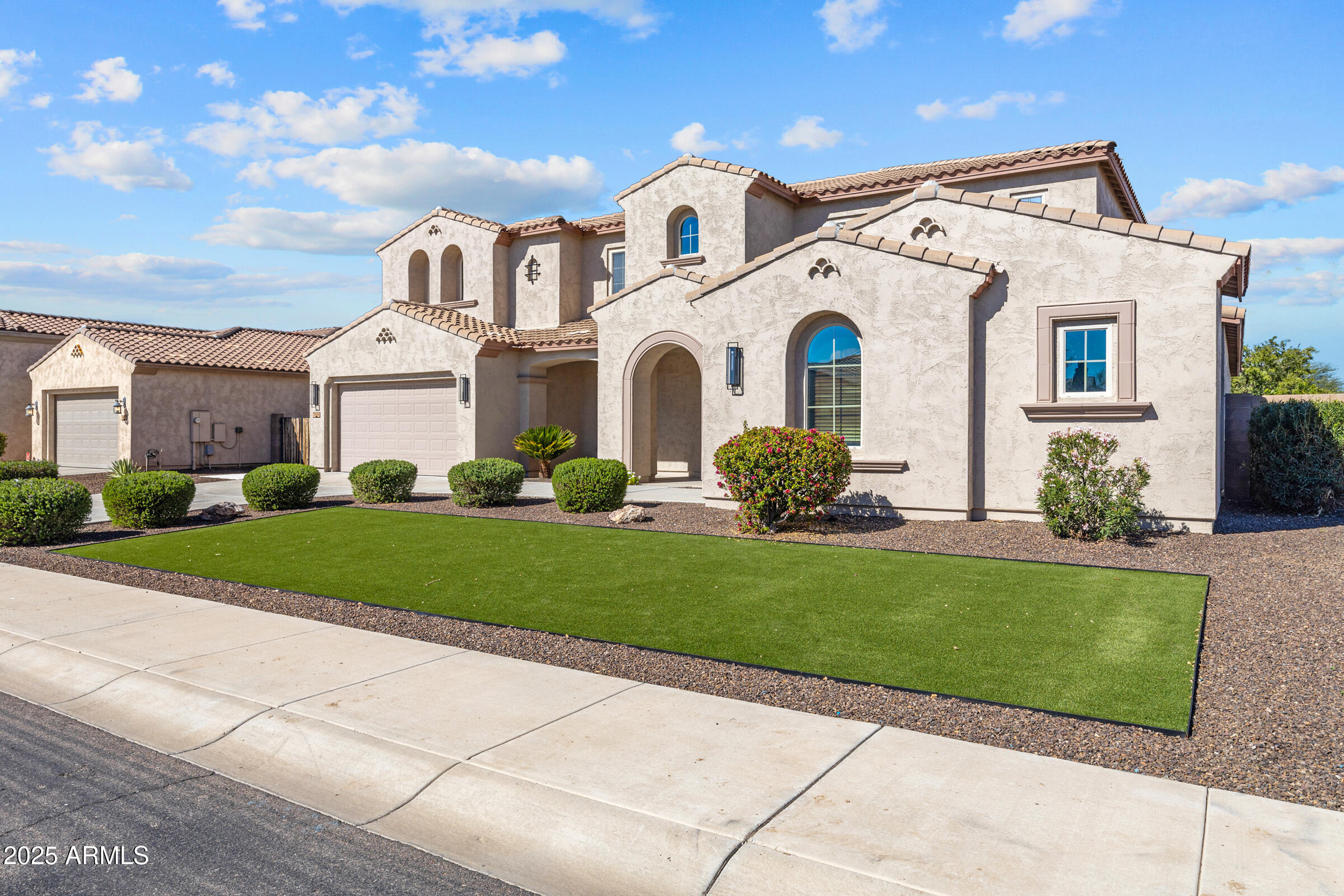 3126 E WILDHORSE Court