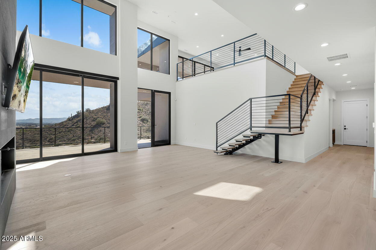 6975 N 39TH Place