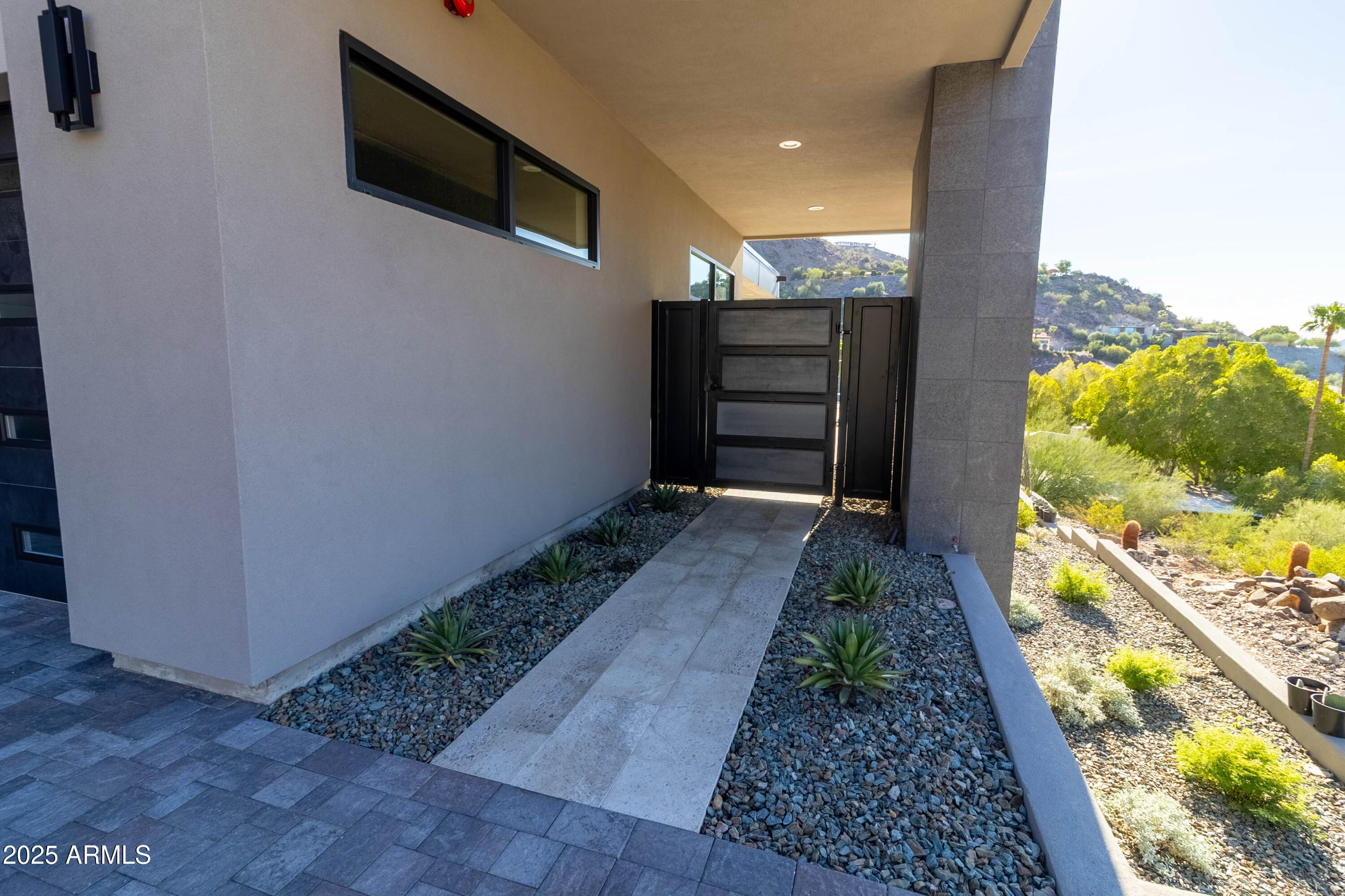 6975 N 39TH Place