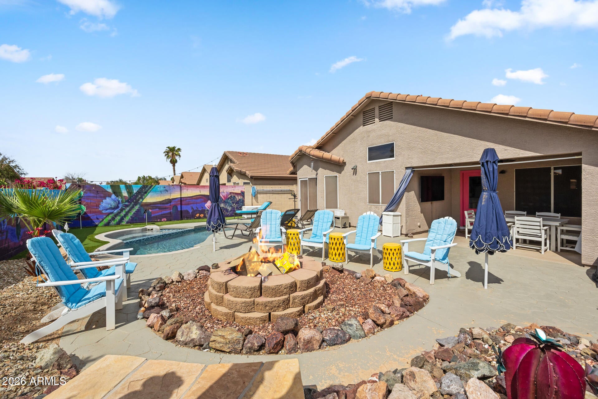 7633 W FOOTHILL Drive