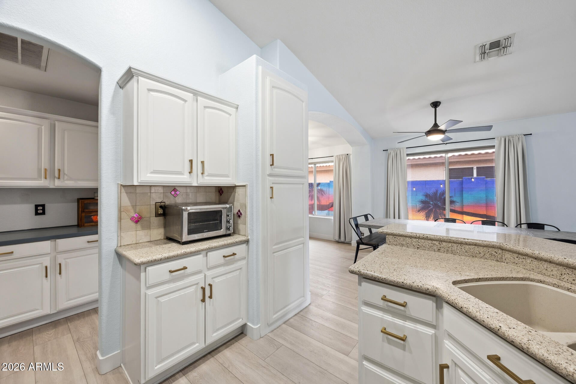 7633 W FOOTHILL Drive