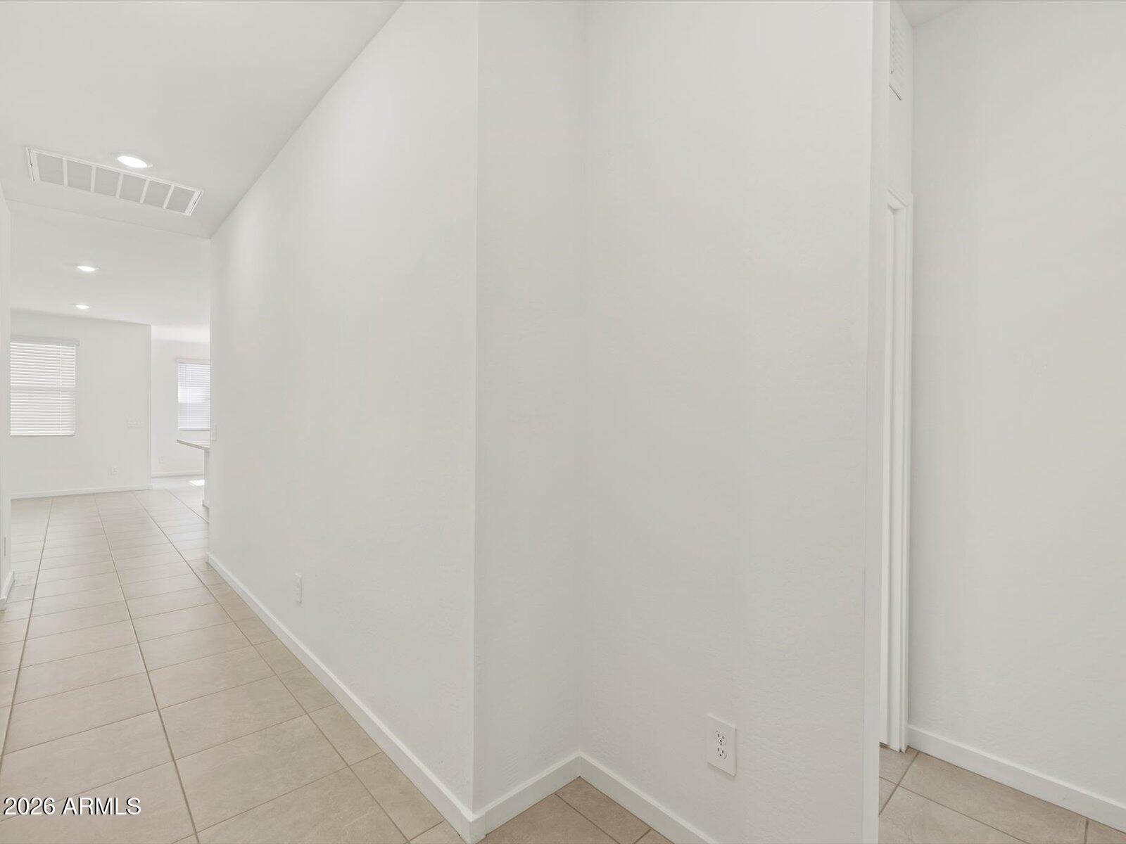 15930 W COTTONTAIL Lane