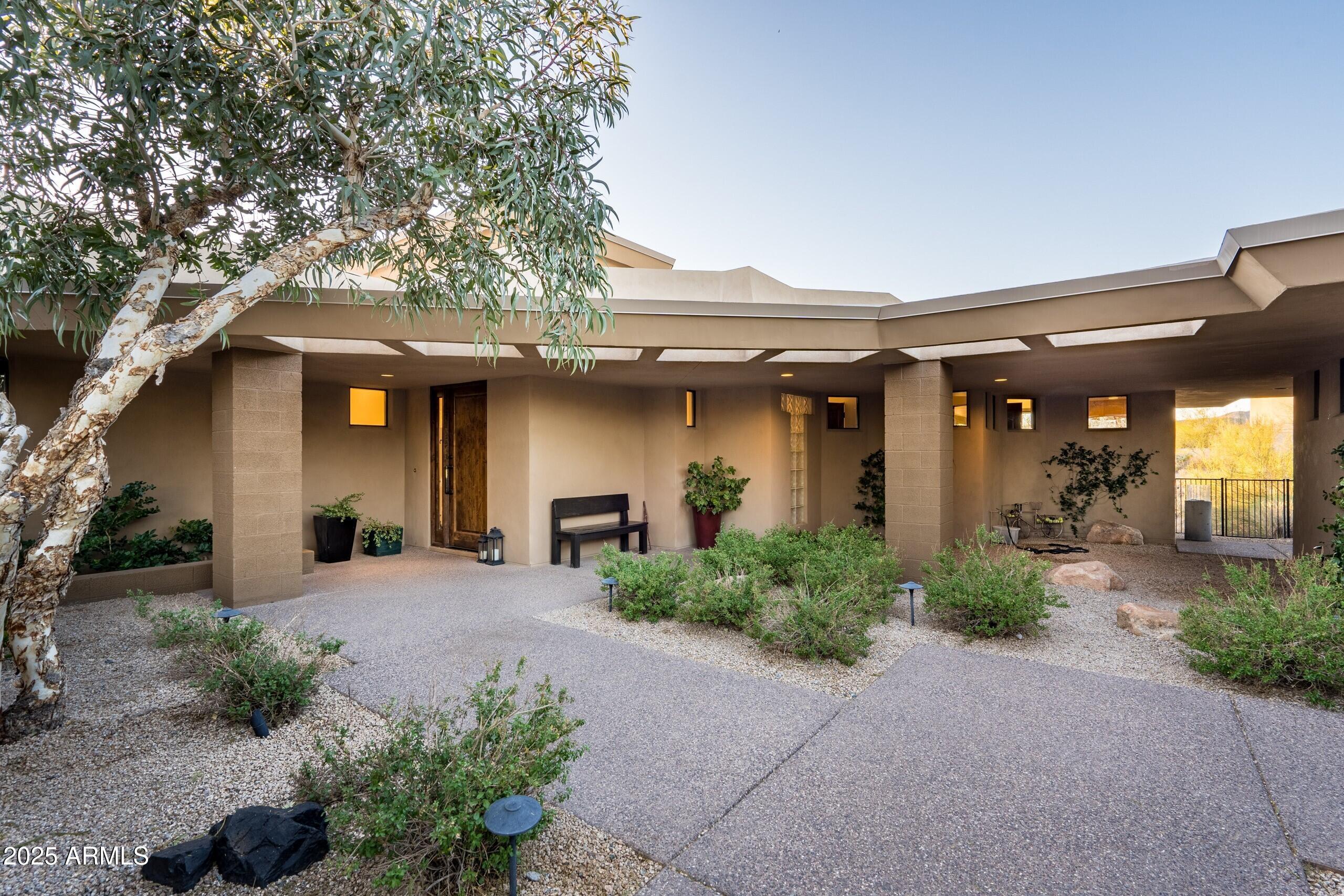 9216 E SKY LINE Drive