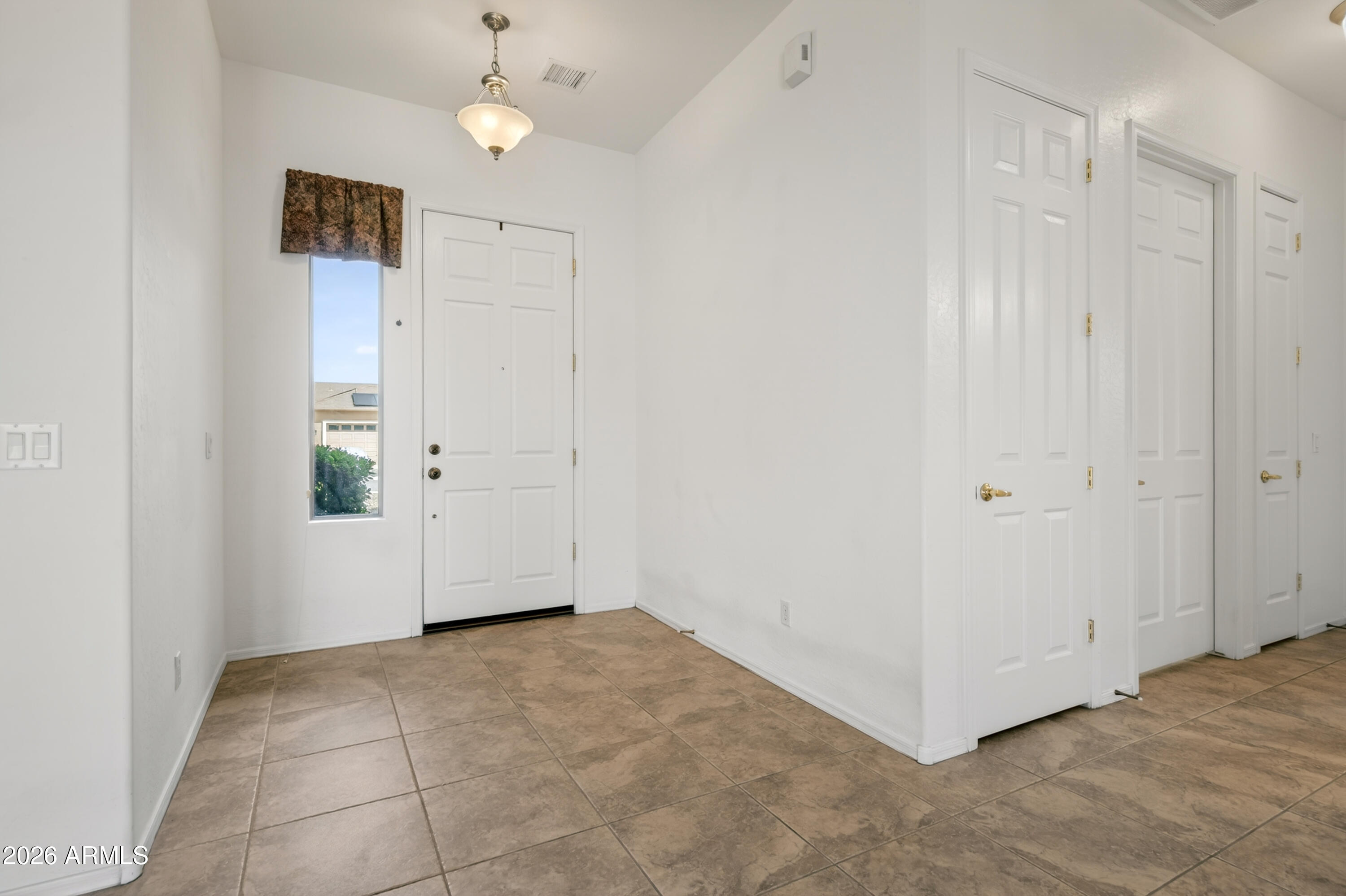 539 W SADDLE CREEK Drive