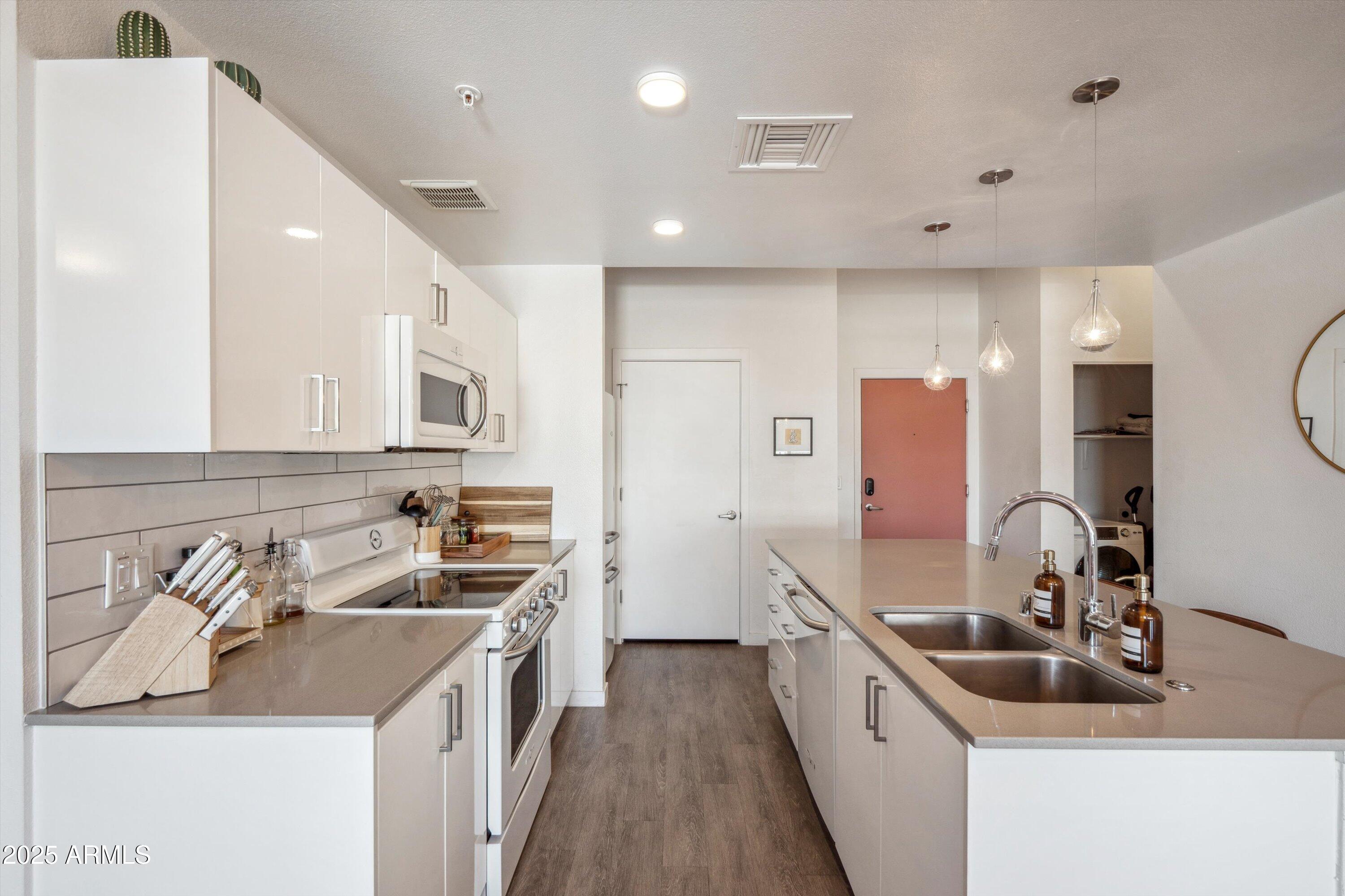 1130 N 2ND Street 208