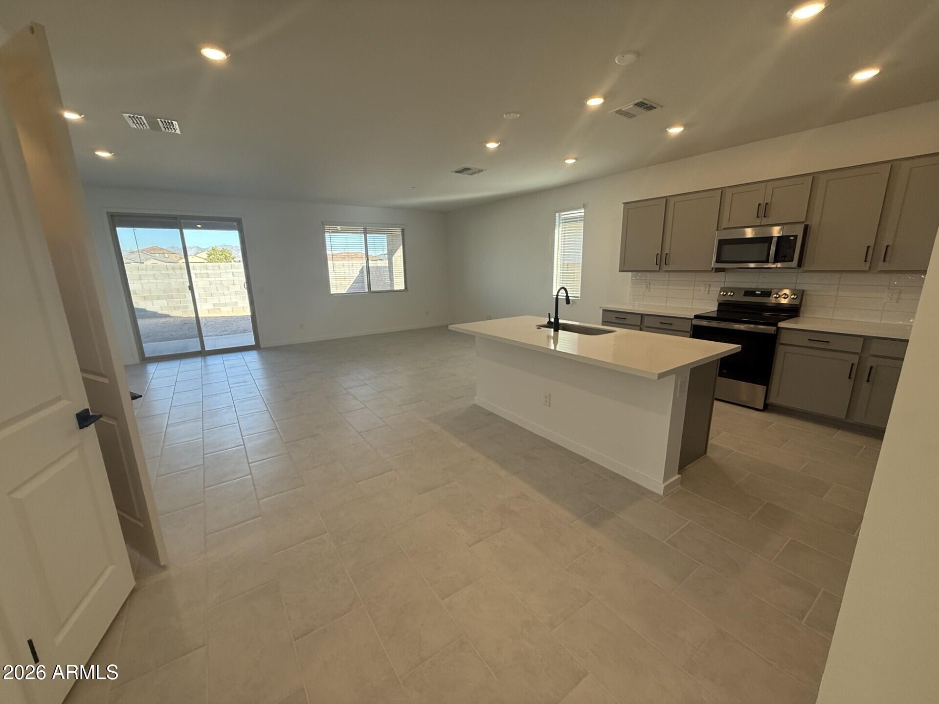 25154 W LA SALLE Street