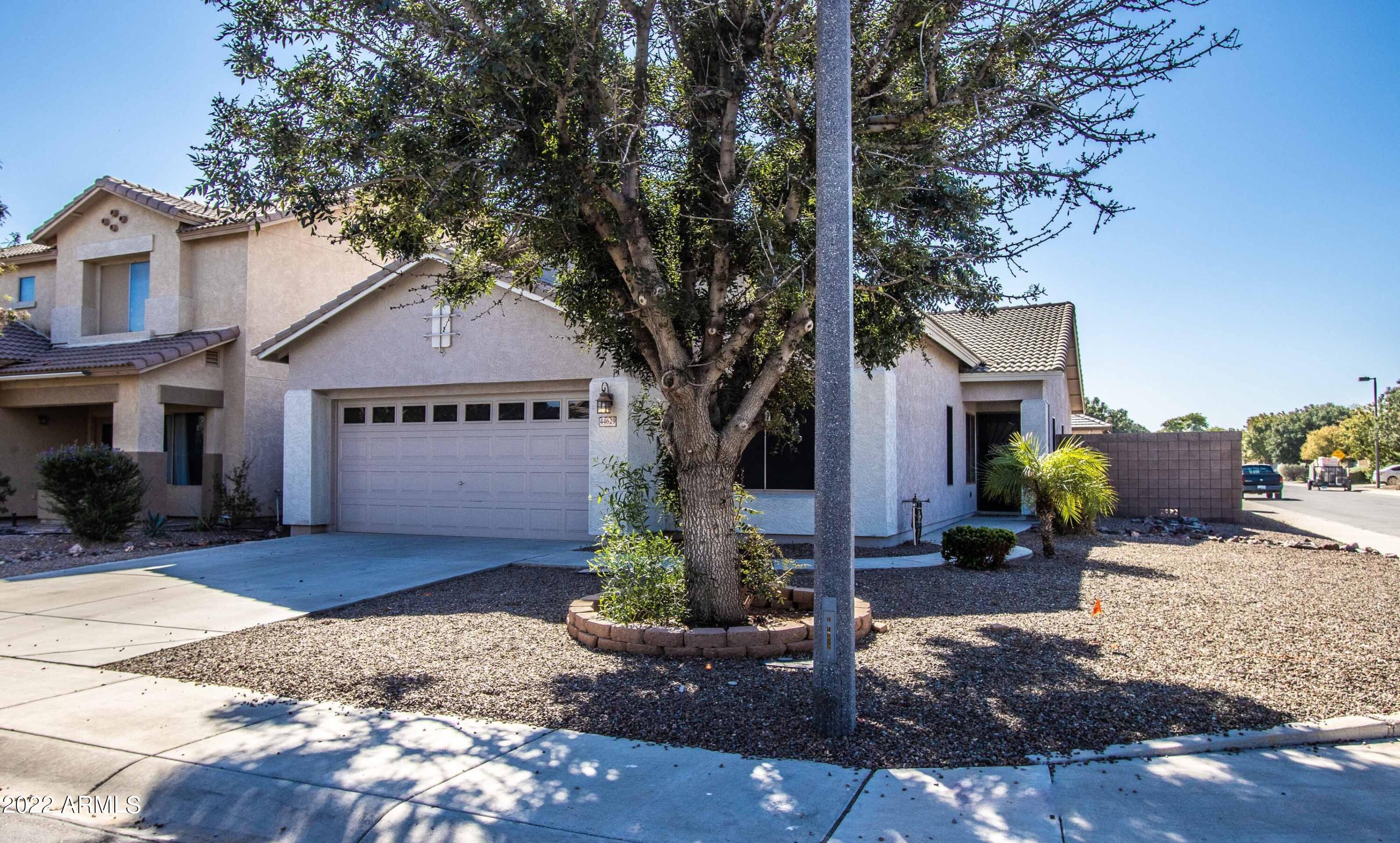 44629 W Santa Fe Avenue