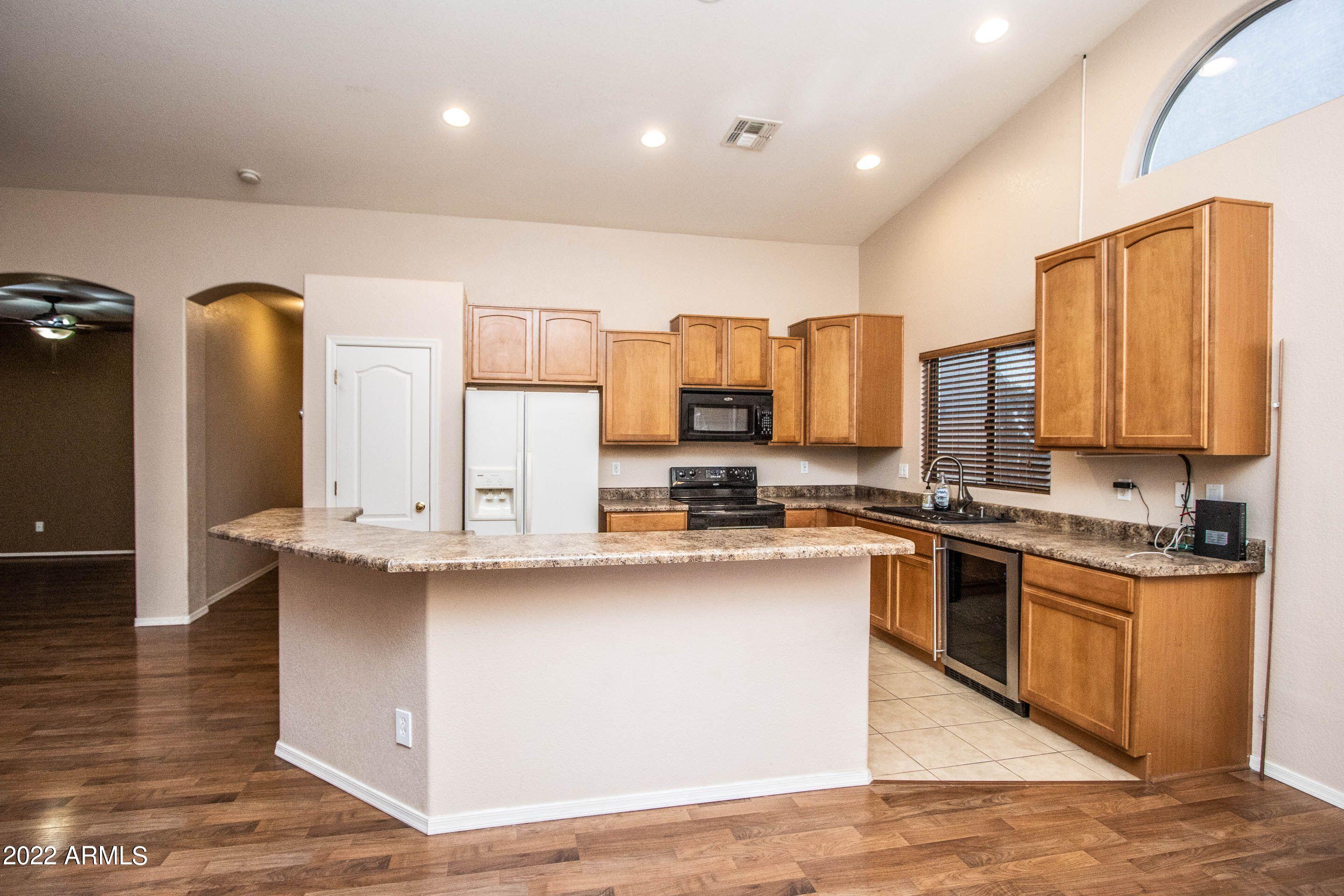 44629 W Santa Fe Avenue