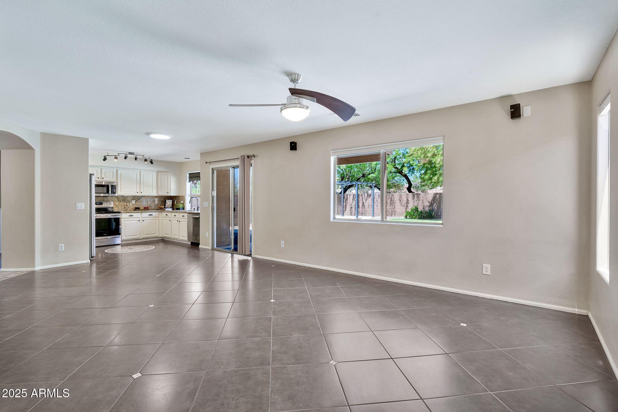2418 W White Feather Lane