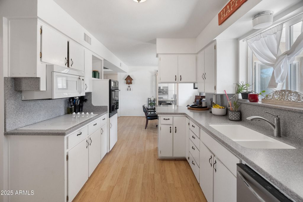 Photo of 515 N 56th Street, Mesa, AZ 85205 (MLS # 6928213)