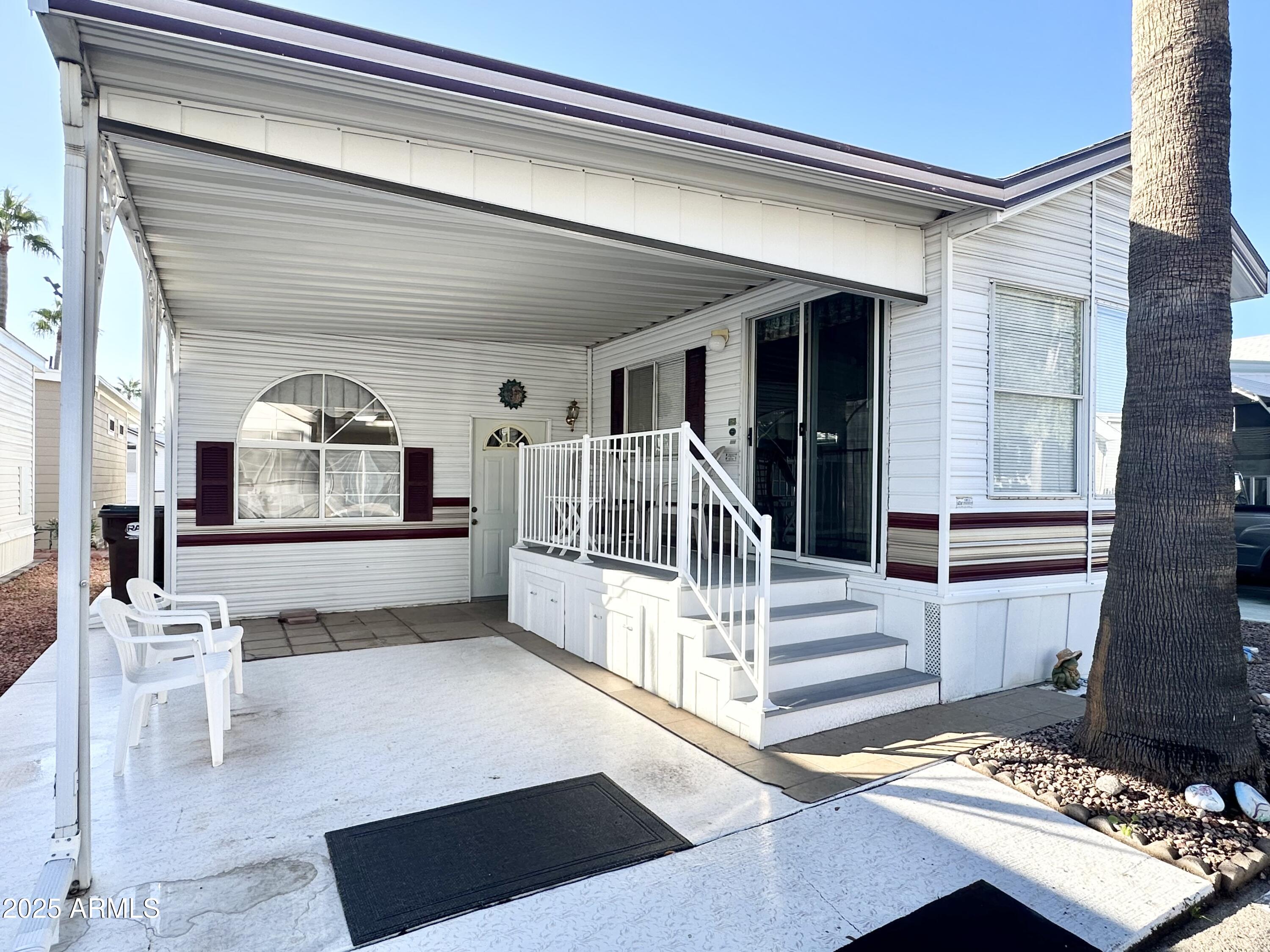 587 S JASPAR Drive 587