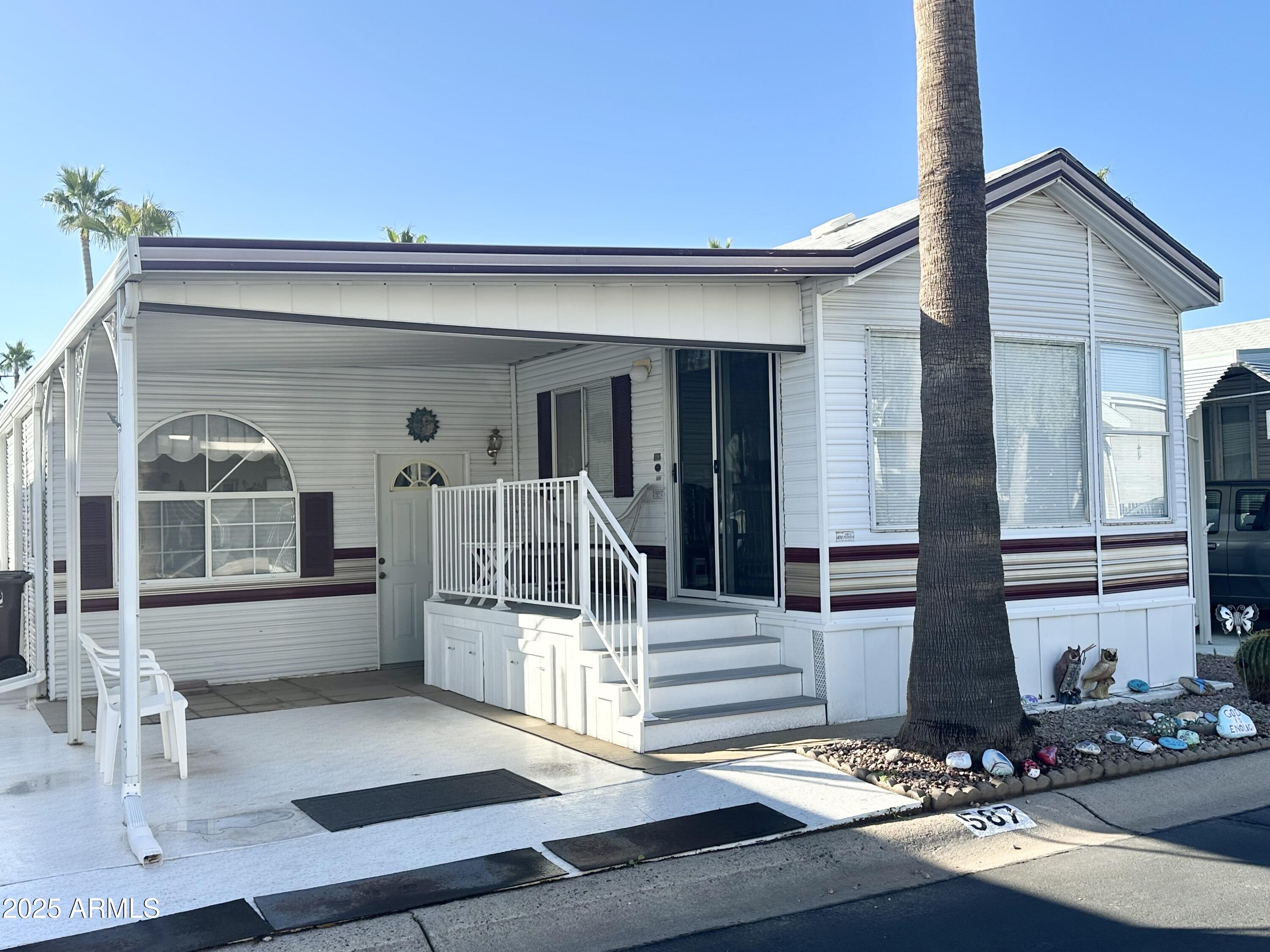 587 S JASPAR Drive 587