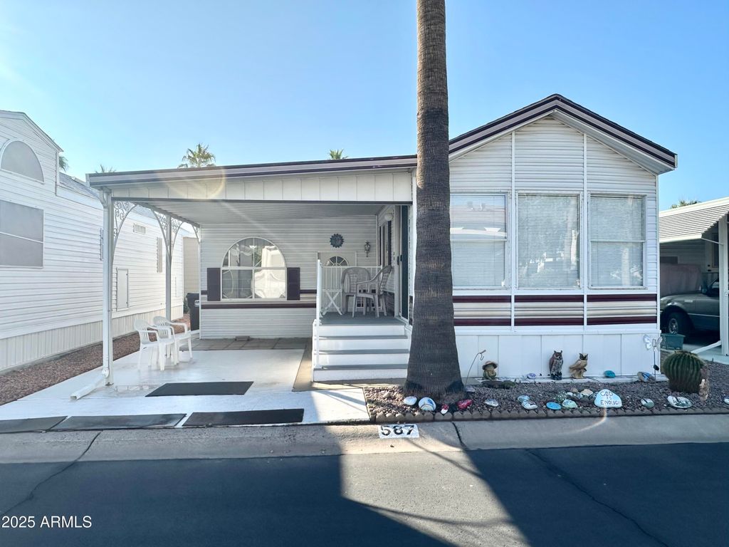 Photo of 587 S Jaspar Drive #587, Apache Junction, AZ 85119 (MLS # 6951505)