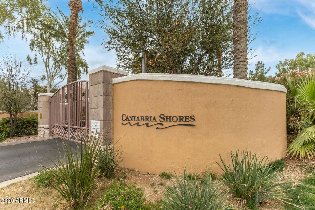 Photo of 3800 S Cantabria Cir #1100, Chandler, AZ 85248 (MLS # 6985333)