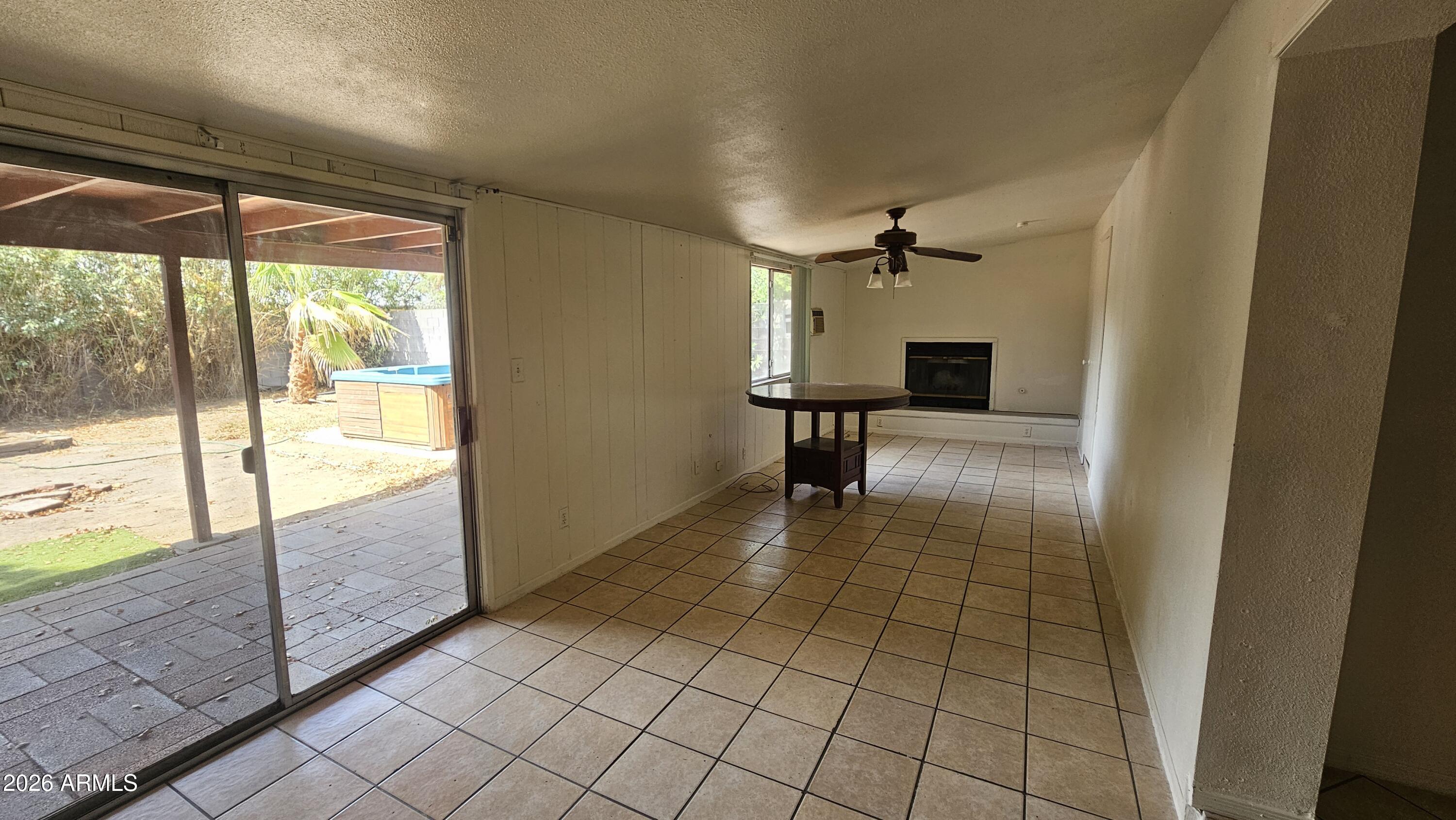 1507 W HELENA Drive