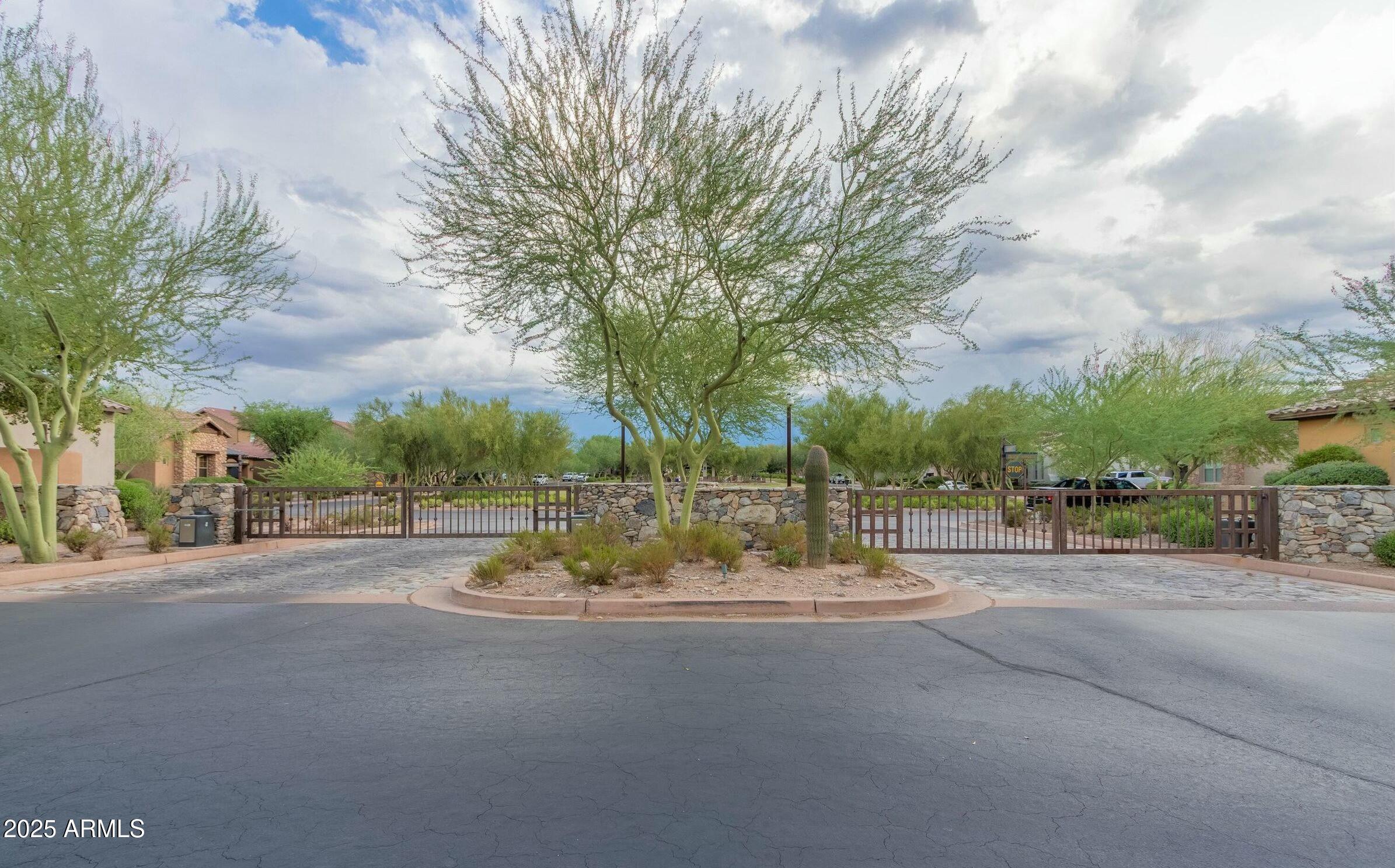 9238 E VIA DE VAQUERO Drive