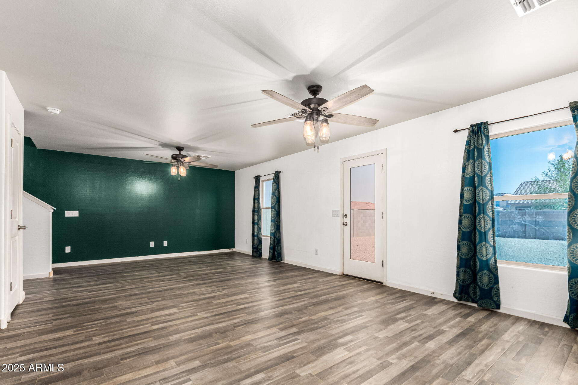 Homes 2 1075 W VERDE Lane