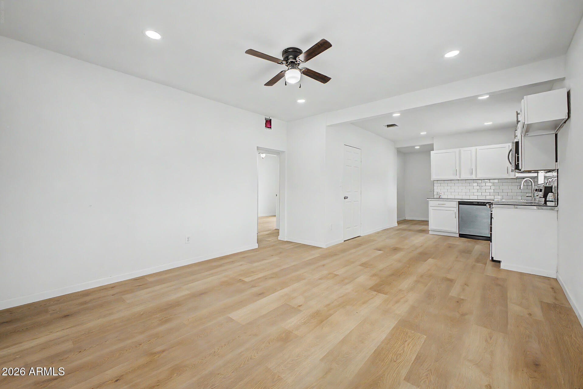 343 W LINCOLN Avenue