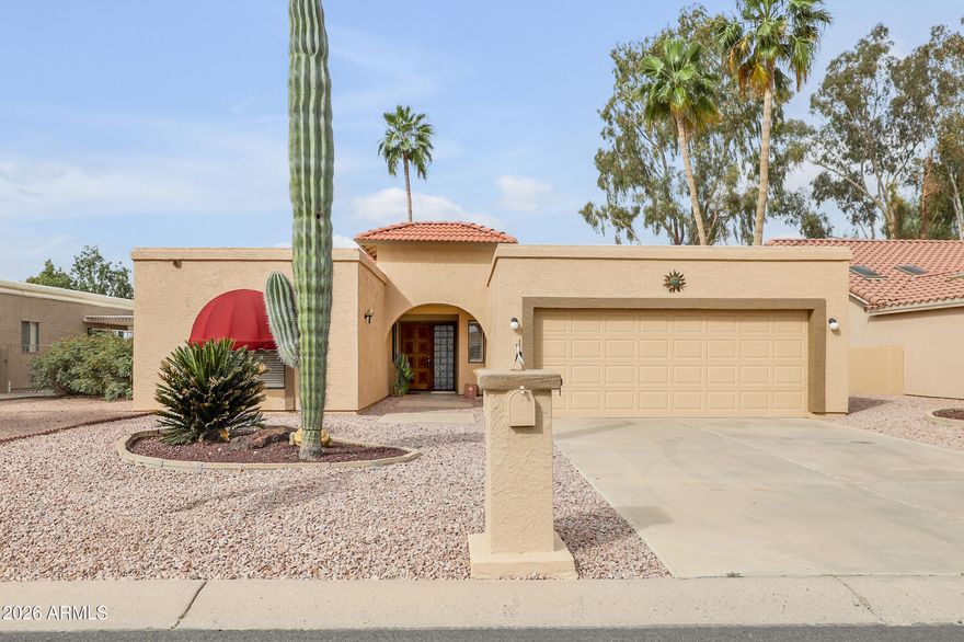 Wow what a find! This home is a rare property on the GOLF COURSE in Sun Lakes.  The owners are the original owners that had it custom built.   Nestled in the active adult community of Sun Lakes. This home truly is unique and has been gently used - all this time.  The air conditioner has rarely been used - since they are only here in the winter.
Just step onto the back patio and watch the most gorgeous sunsets behind the golf course, behind the faraway mountains. East west exposure will get the sunrise too.  You can begin enjoying all the amenities that Sun Lakes communities offer.  Don't wait- this house has all the things.  Come- take a look today!