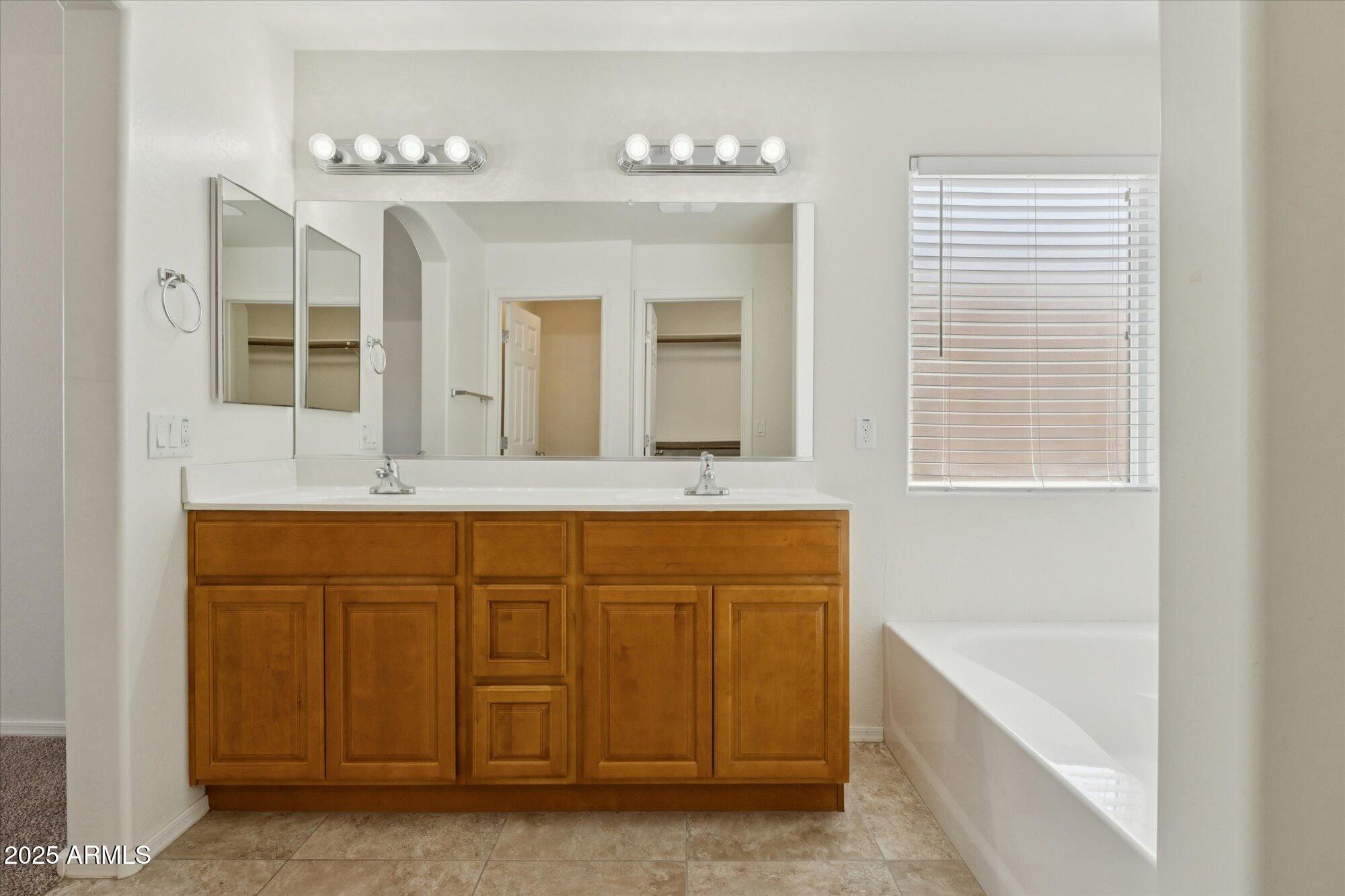 Goodyear, Arizona 85338, United States, 4 Bedrooms Bedrooms, ,2 BathroomsBathrooms,Residential,Active,185279