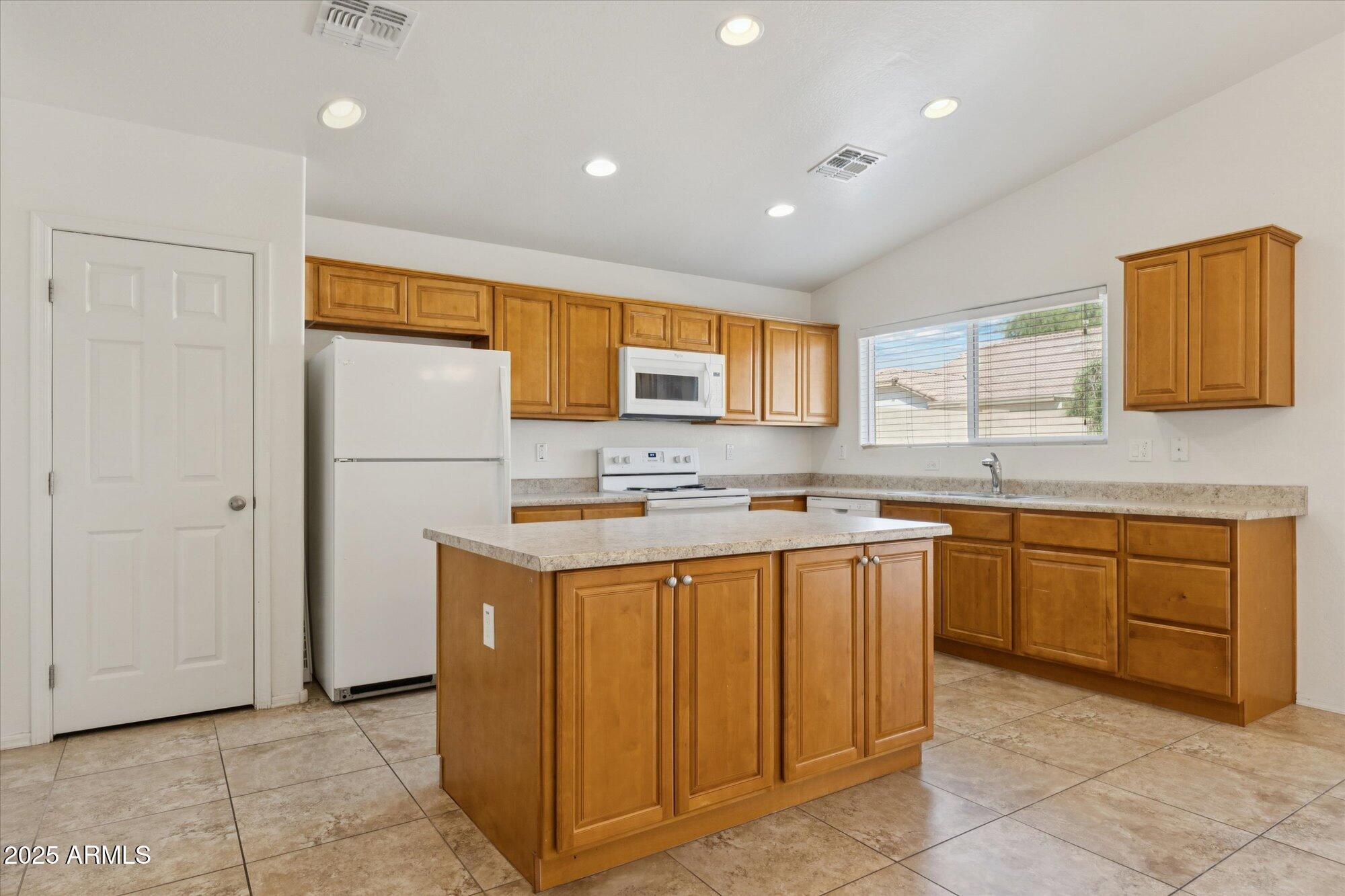 Goodyear, Arizona 85338, United States, 4 Bedrooms Bedrooms, ,2 BathroomsBathrooms,Residential,Active,185279