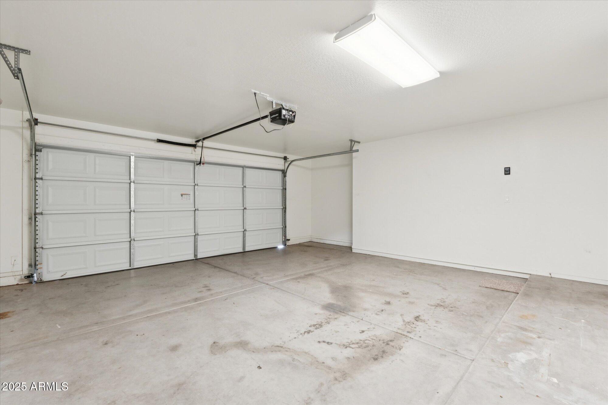 Goodyear, Arizona 85338, United States, 4 Bedrooms Bedrooms, ,2 BathroomsBathrooms,Residential,Active,185279