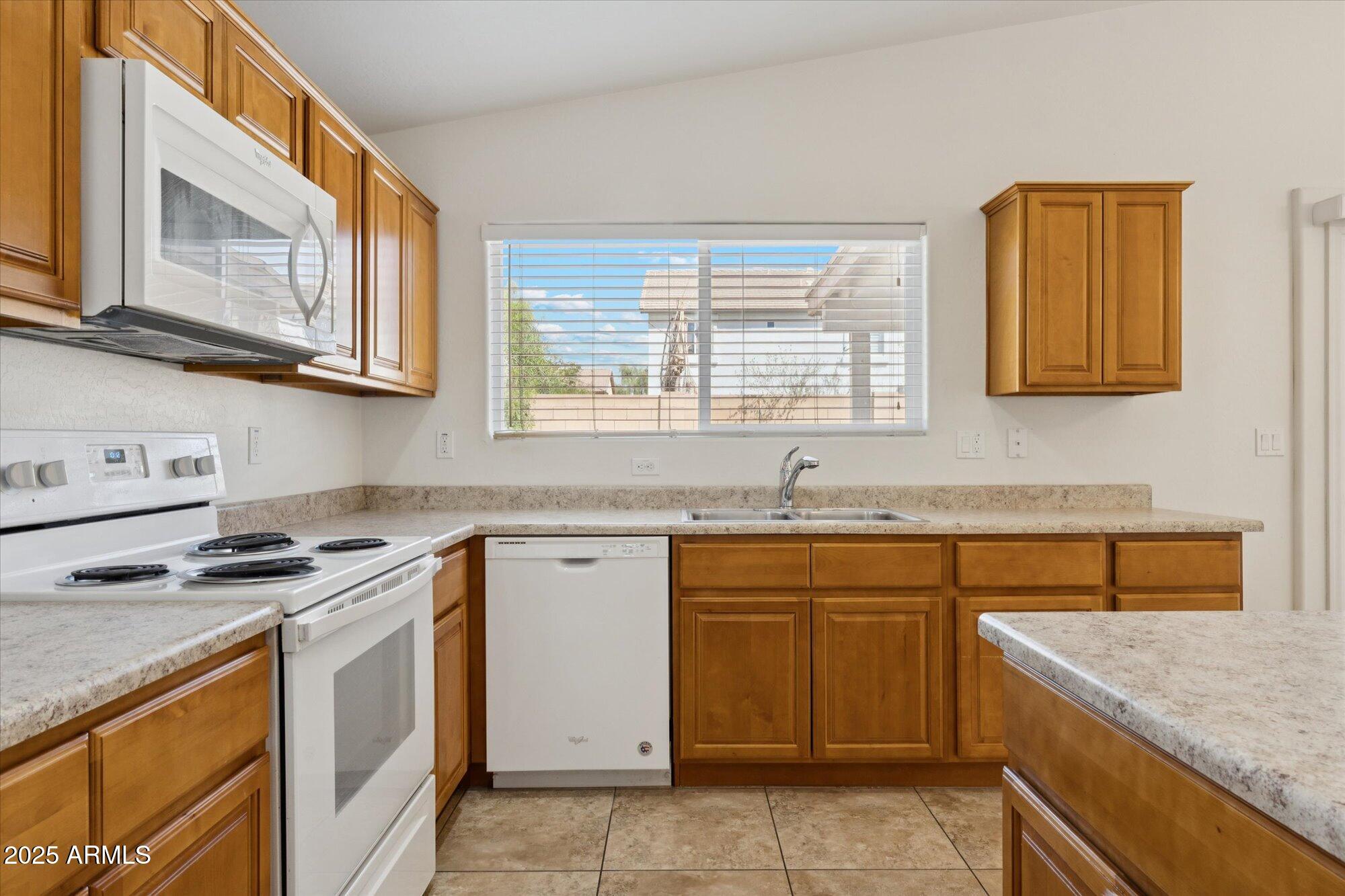 Goodyear, Arizona 85338, United States, 4 Bedrooms Bedrooms, ,2 BathroomsBathrooms,Residential,Active,185279