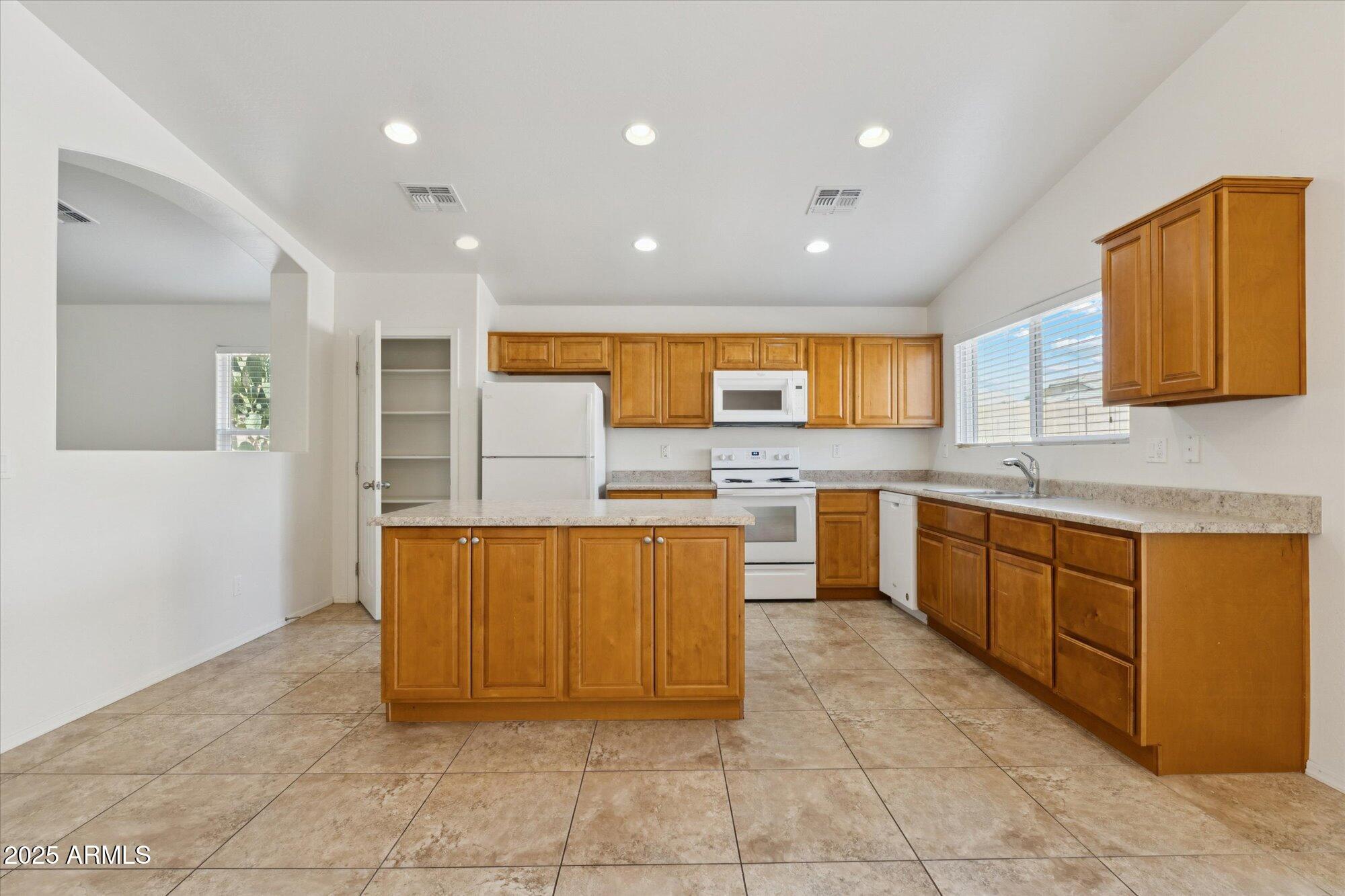 Goodyear, Arizona 85338, United States, 4 Bedrooms Bedrooms, ,2 BathroomsBathrooms,Residential,Active,185279