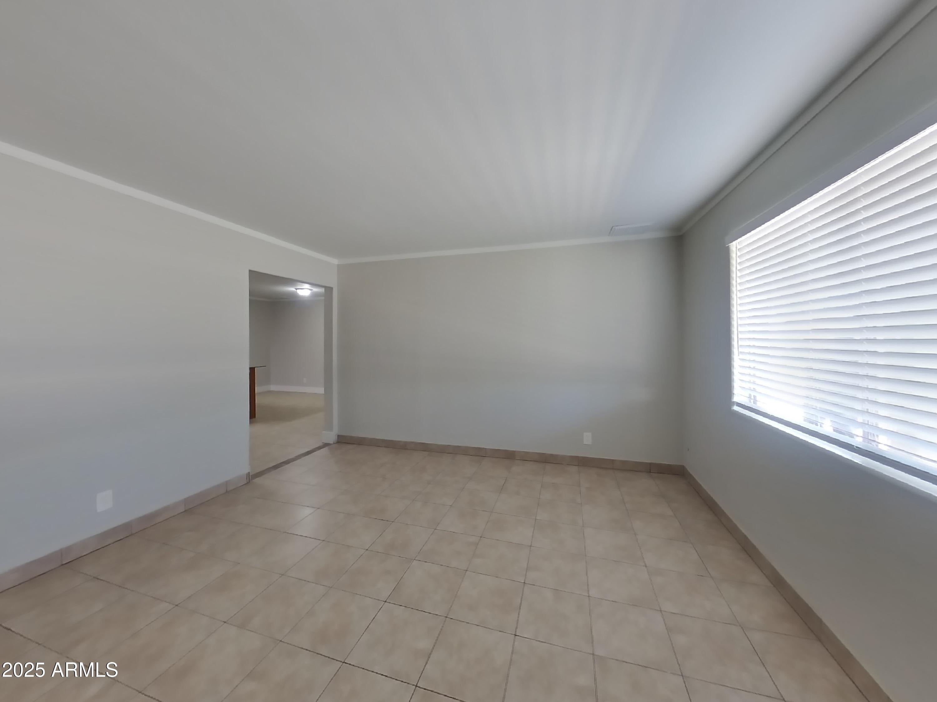 1649 W PUEBLO Avenue