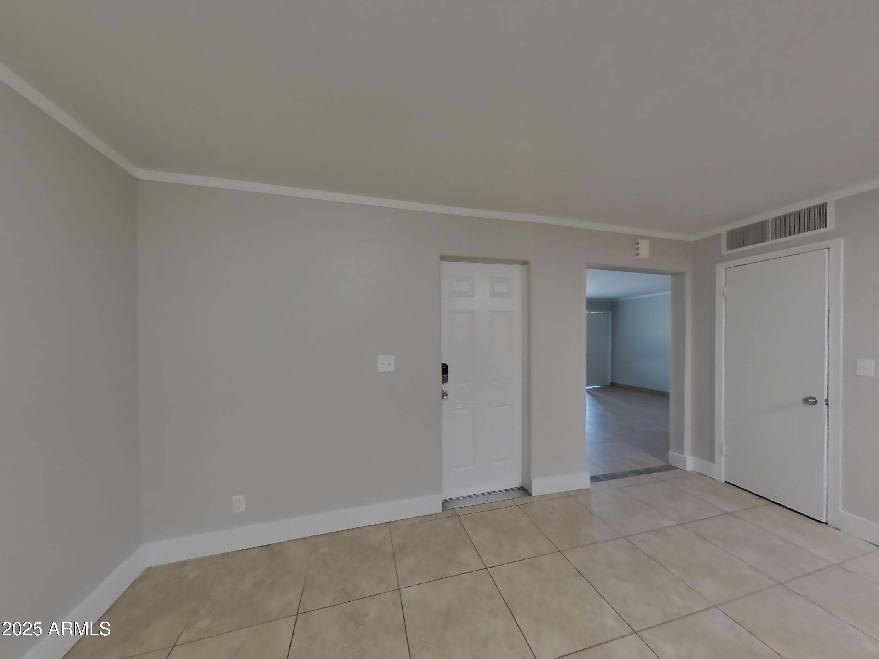 1649 W PUEBLO Avenue