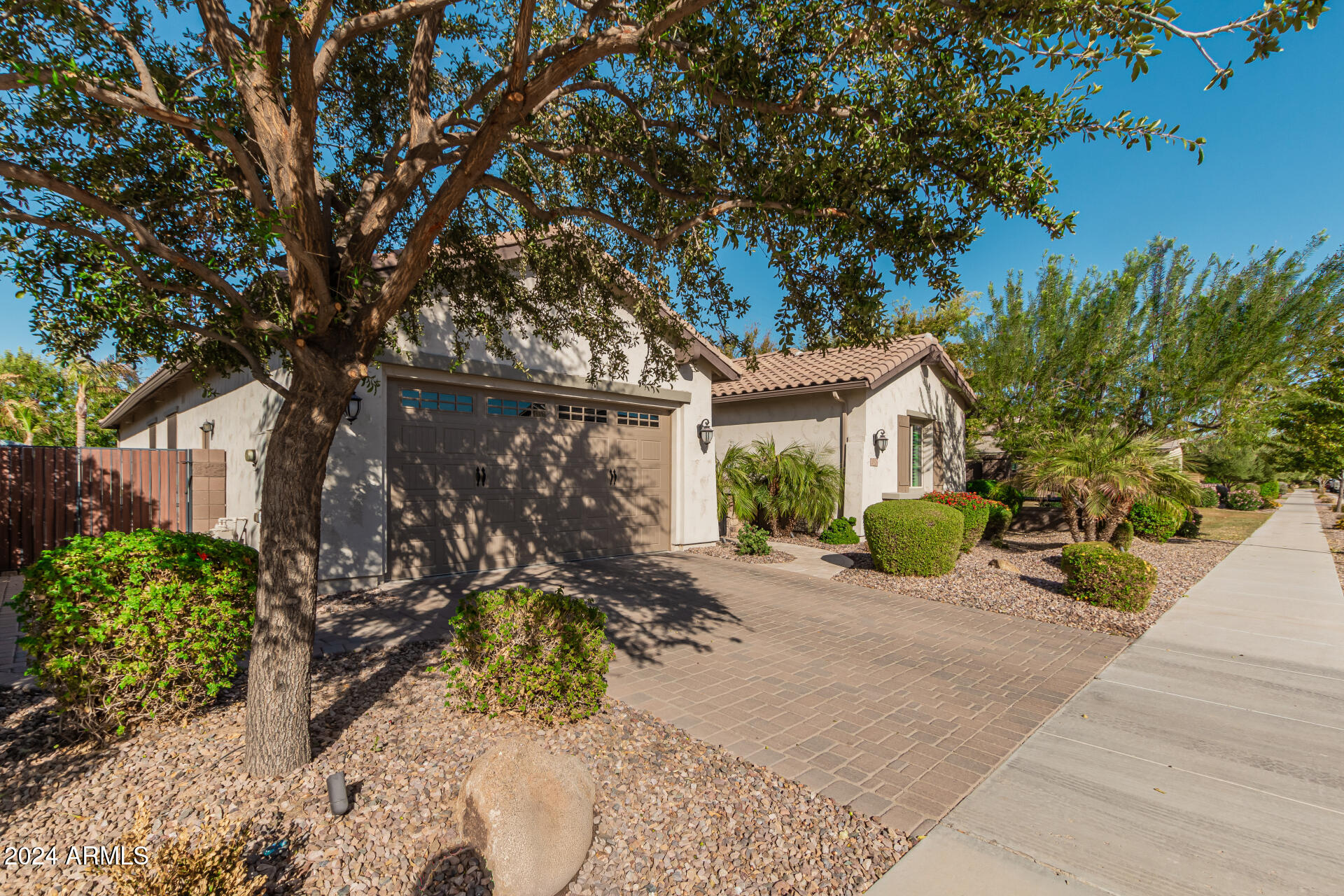 20526 E RAVEN Drive