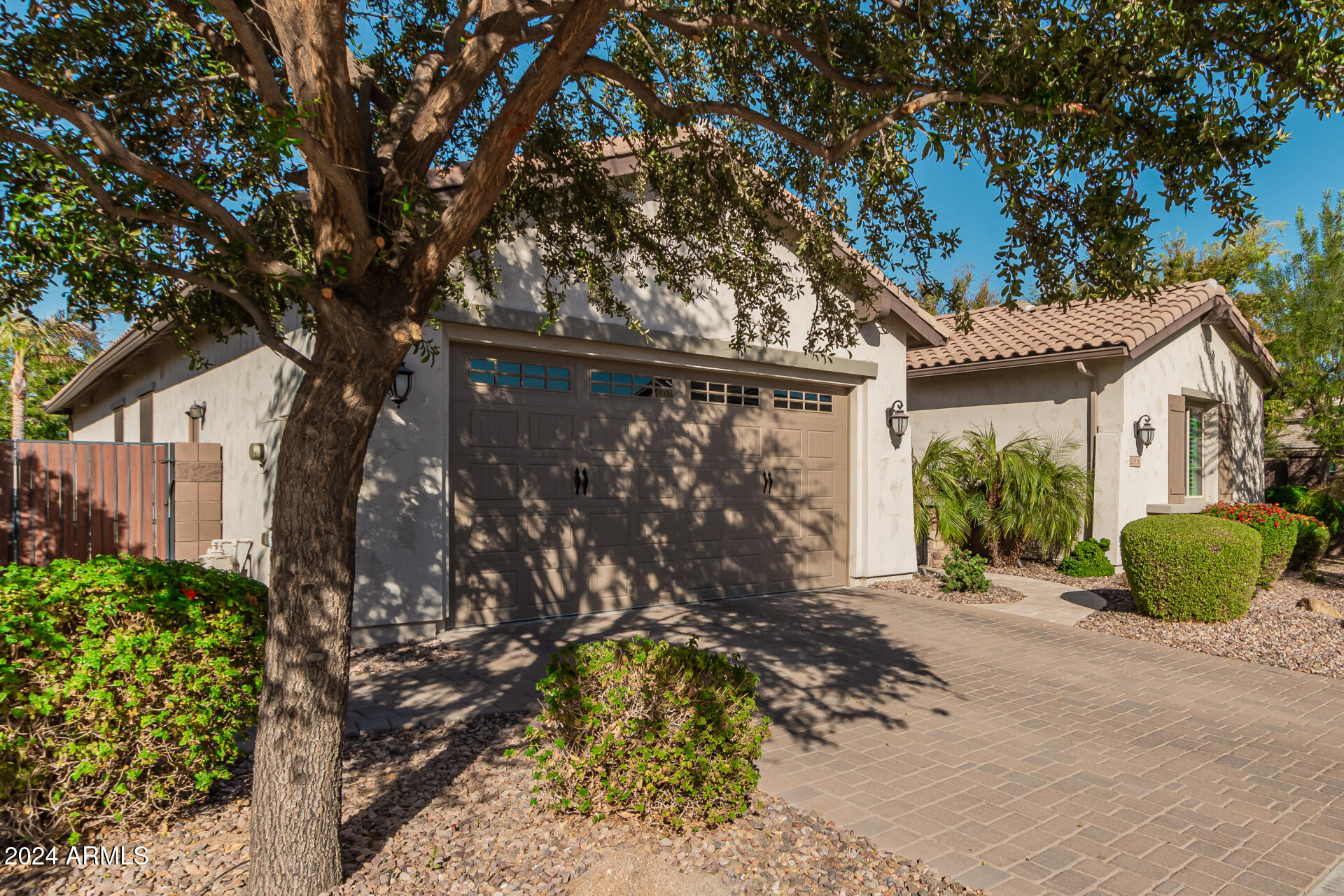 20526 E RAVEN Drive