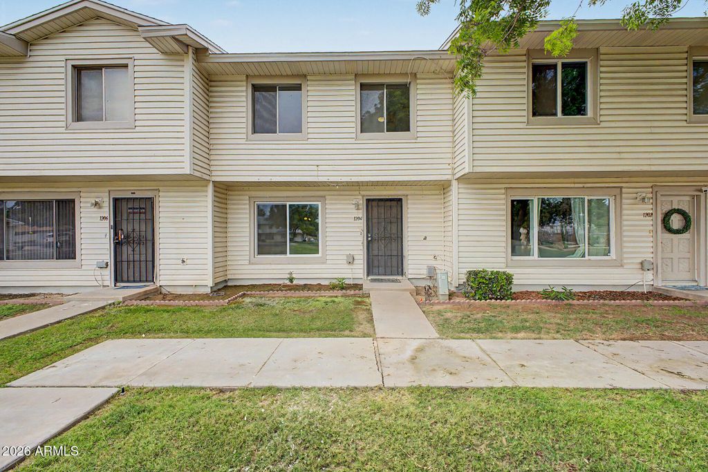 Photo of 1204 E Dunbar Drive, Tempe, AZ 85282 (MLS # 7019807)