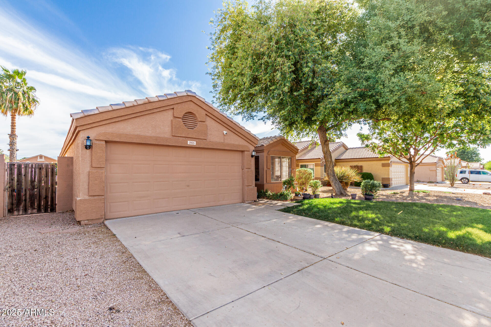 1905 E PALOMINO Drive