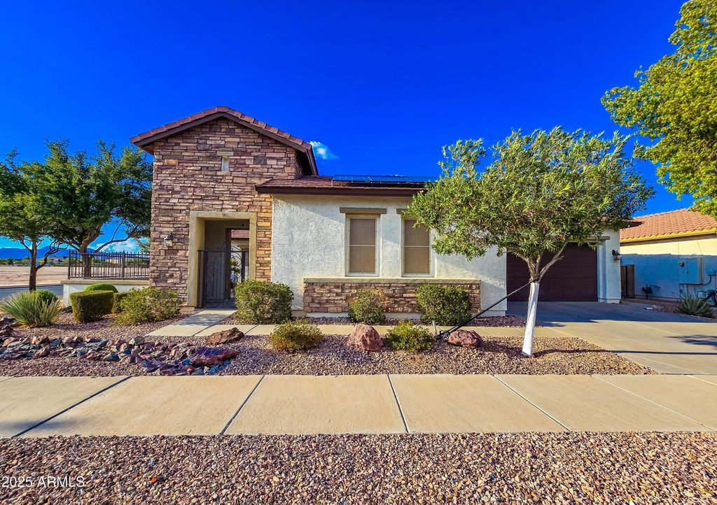 Photo of 17394 W Lincoln Street, Goodyear, AZ 85338 (MLS # 6931581)