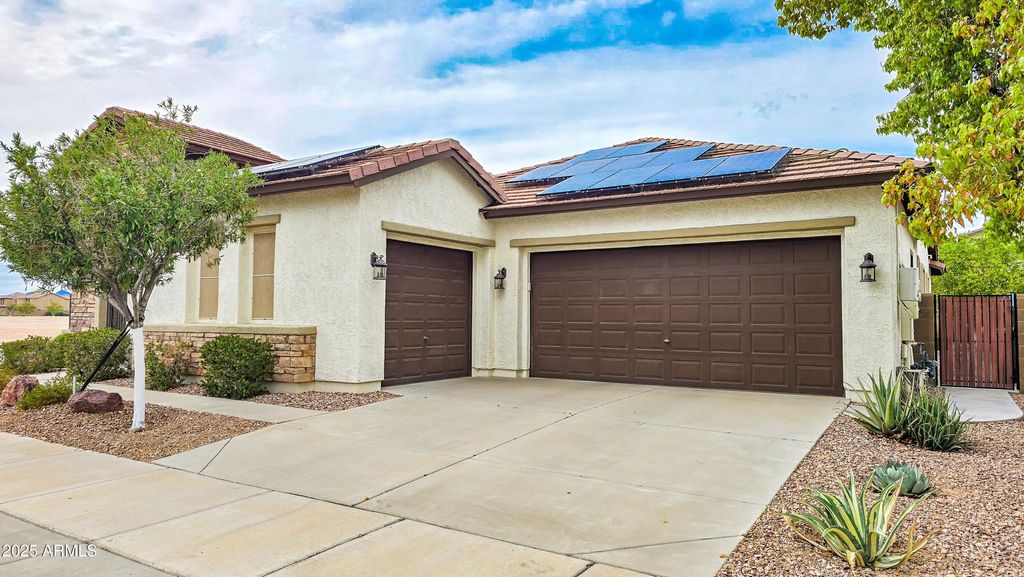 Photo of 17394 W Lincoln Street, Goodyear, AZ 85338 (MLS # 6931581)